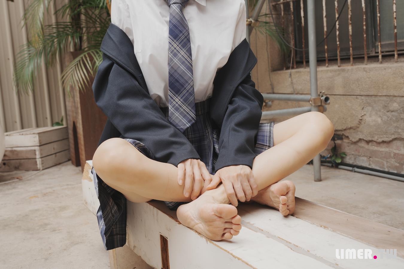 图片[46]-Limerence原创 NO.037 子子 JK小腿袜到裸足的偷窥视角[181P] – 速更版-美库