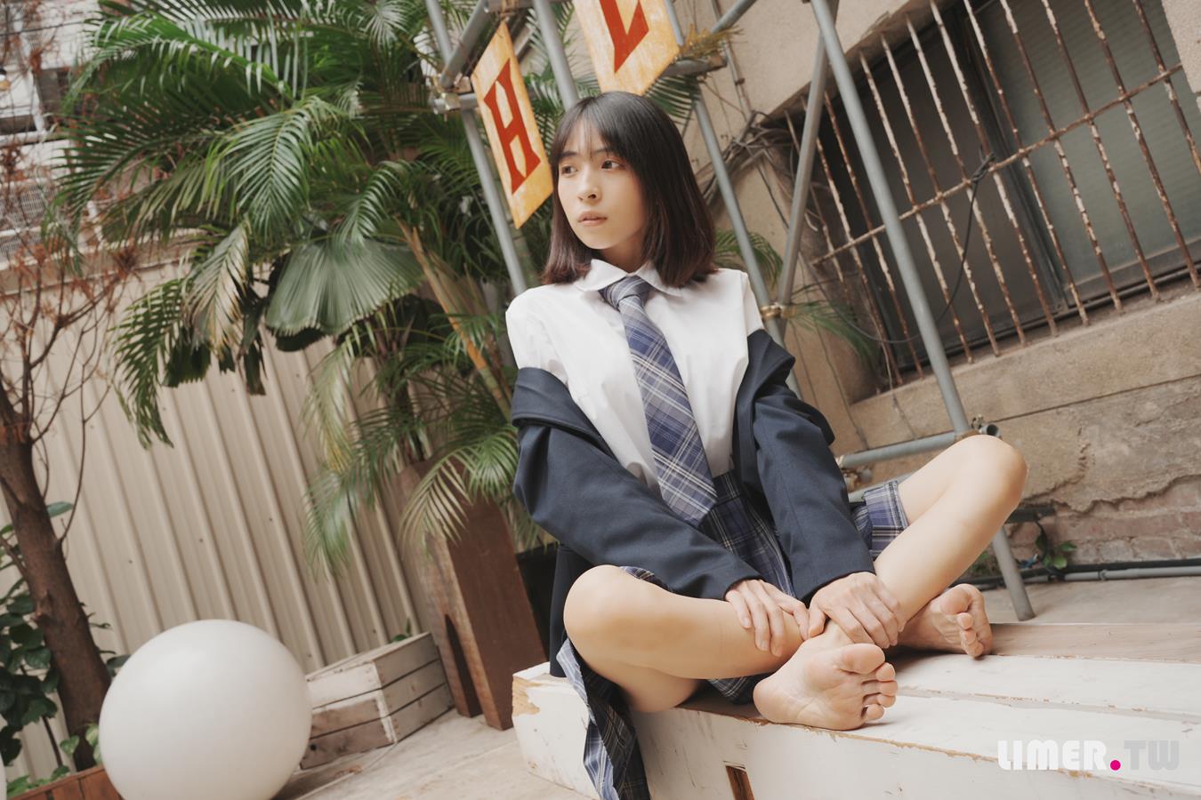 图片[48]-Limerence原创 NO.037 子子 JK小腿袜到裸足的偷窥视角[181P] – 速更版-美库