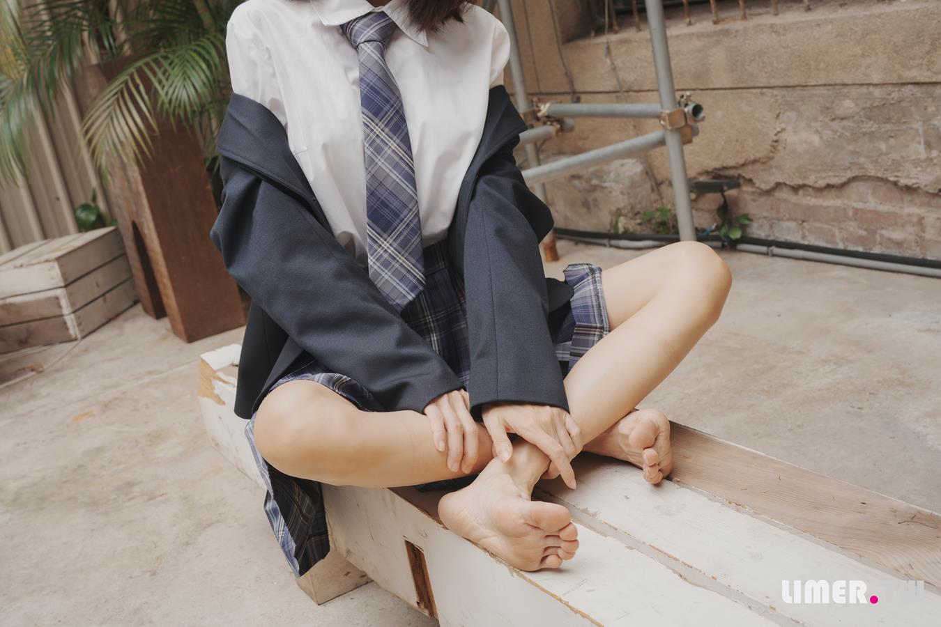 图片[49]-Limerence原创 NO.037 子子 JK小腿袜到裸足的偷窥视角[181P] – 速更版-美库