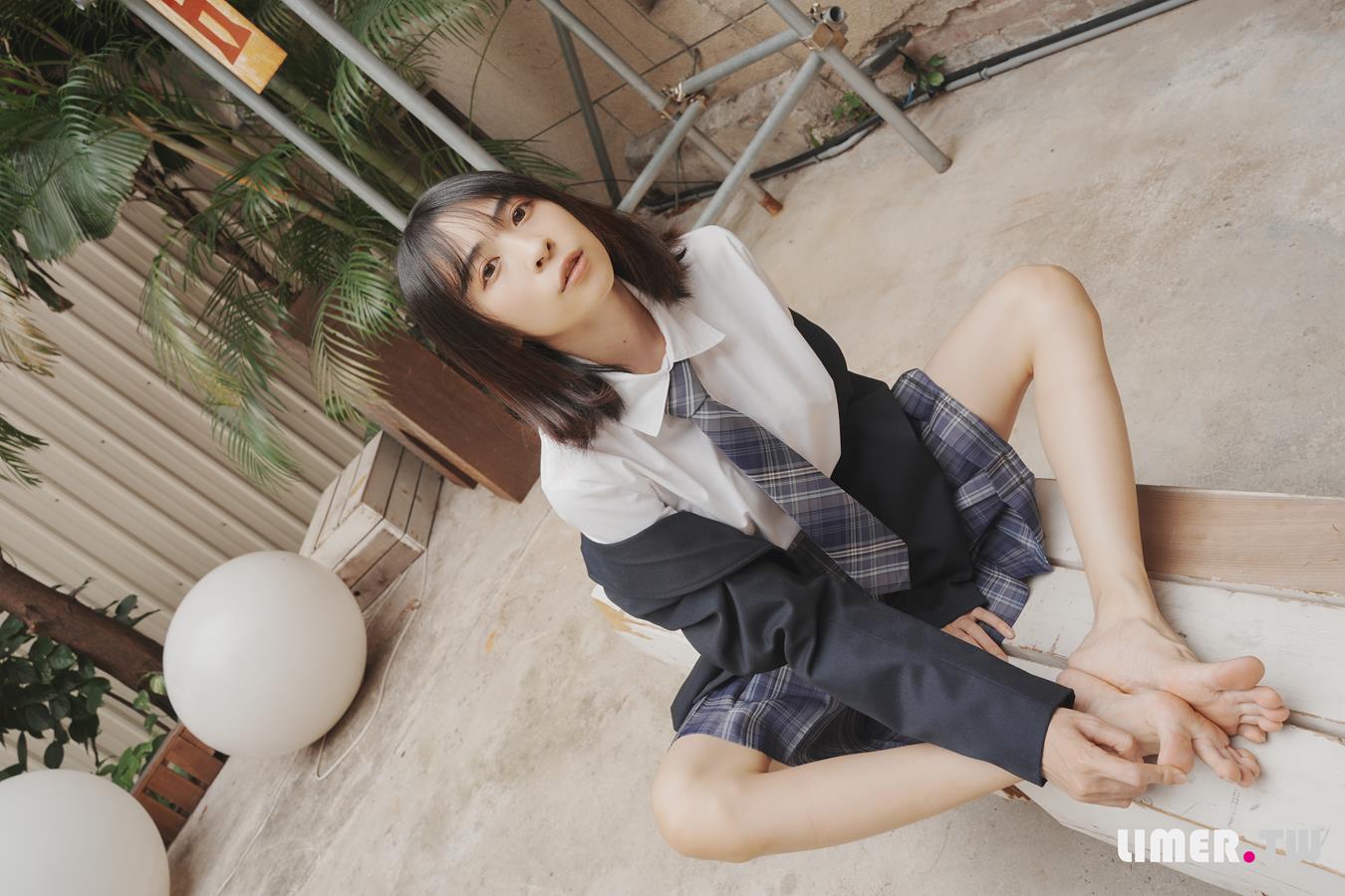 图片[56]-Limerence原创 NO.037 子子 JK小腿袜到裸足的偷窥视角[181P] – 速更版-美库