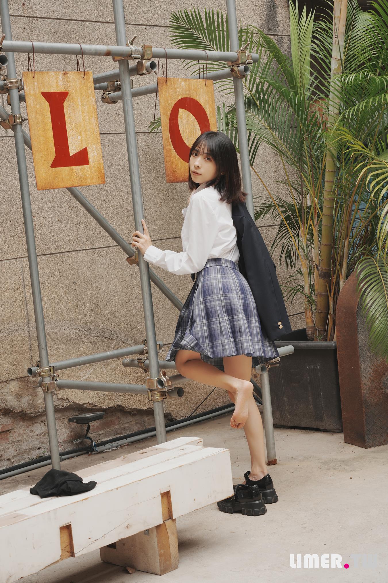 图片[60]-Limerence原创 NO.037 子子 JK小腿袜到裸足的偷窥视角[181P] – 速更版-美库