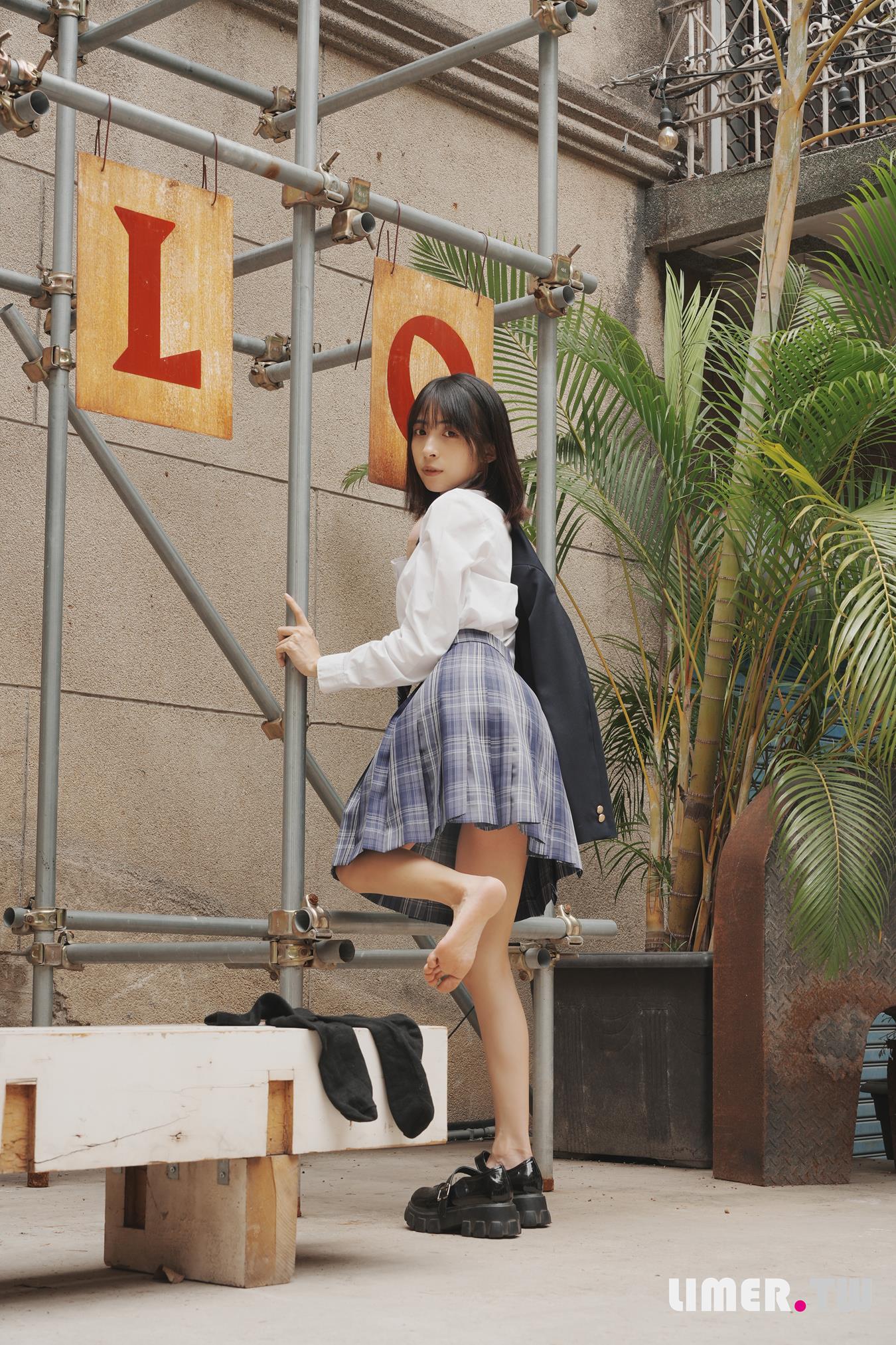 图片[62]-Limerence原创 NO.037 子子 JK小腿袜到裸足的偷窥视角[181P] – 速更版-美库