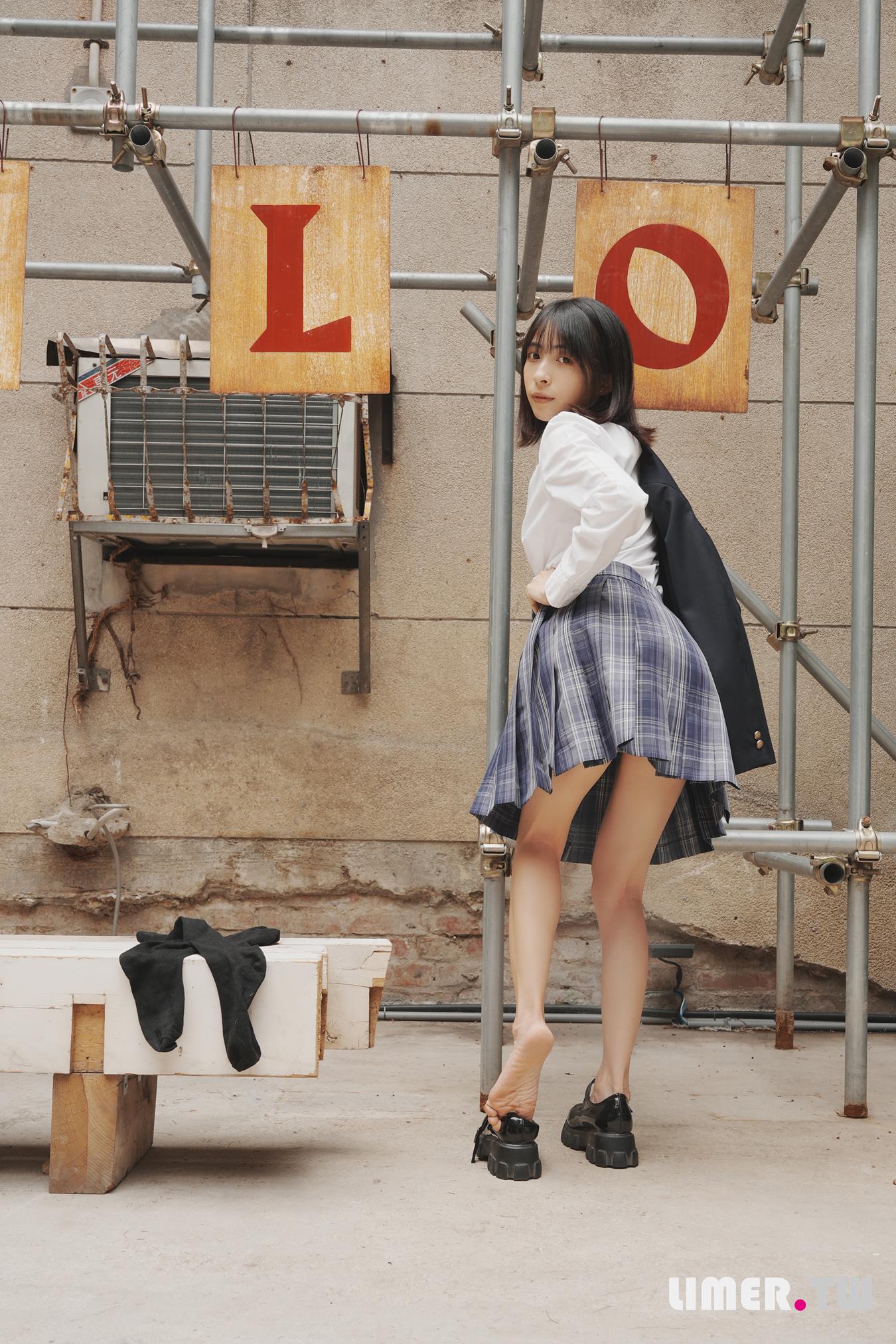 图片[70]-Limerence原创 NO.037 子子 JK小腿袜到裸足的偷窥视角[181P] – 速更版-美库