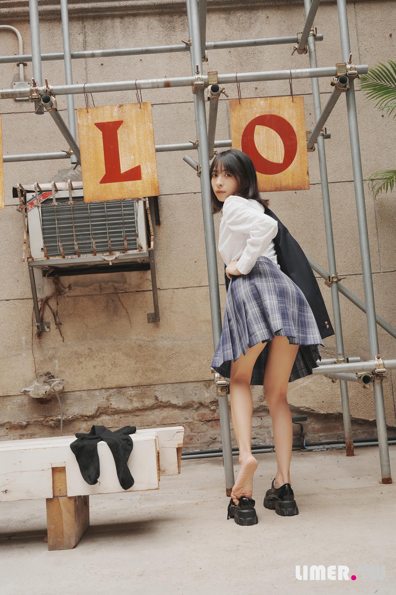 图片[72]-Limerence原创 NO.037 子子 JK小腿袜到裸足的偷窥视角[181P] – 速更版-美库