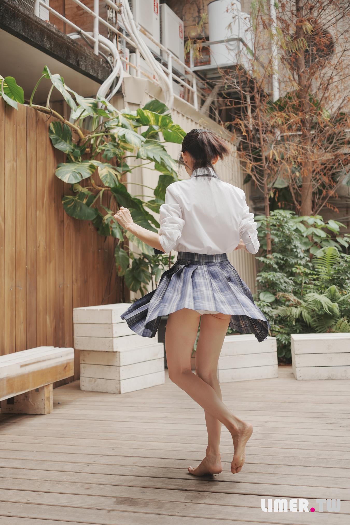 图片[99]-Limerence原创 NO.037 子子 JK小腿袜到裸足的偷窥视角[181P] – 速更版-美库