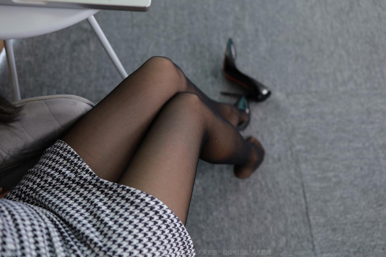 图片[17]-[IESS异思趣向] 2022.08.02 丝享家1165：婉萍《嘿丝打字员》[69P] – 速更版-美库