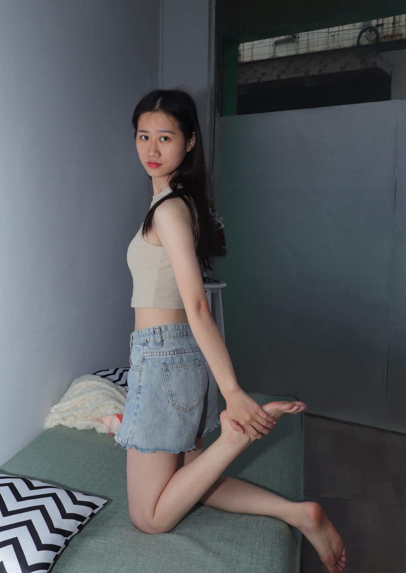 图片[46]-[Pary学生模拍] No.007 极品美女小芳大冬天穿上姓感吊带展示美jiao [155P] – 速更版-美库