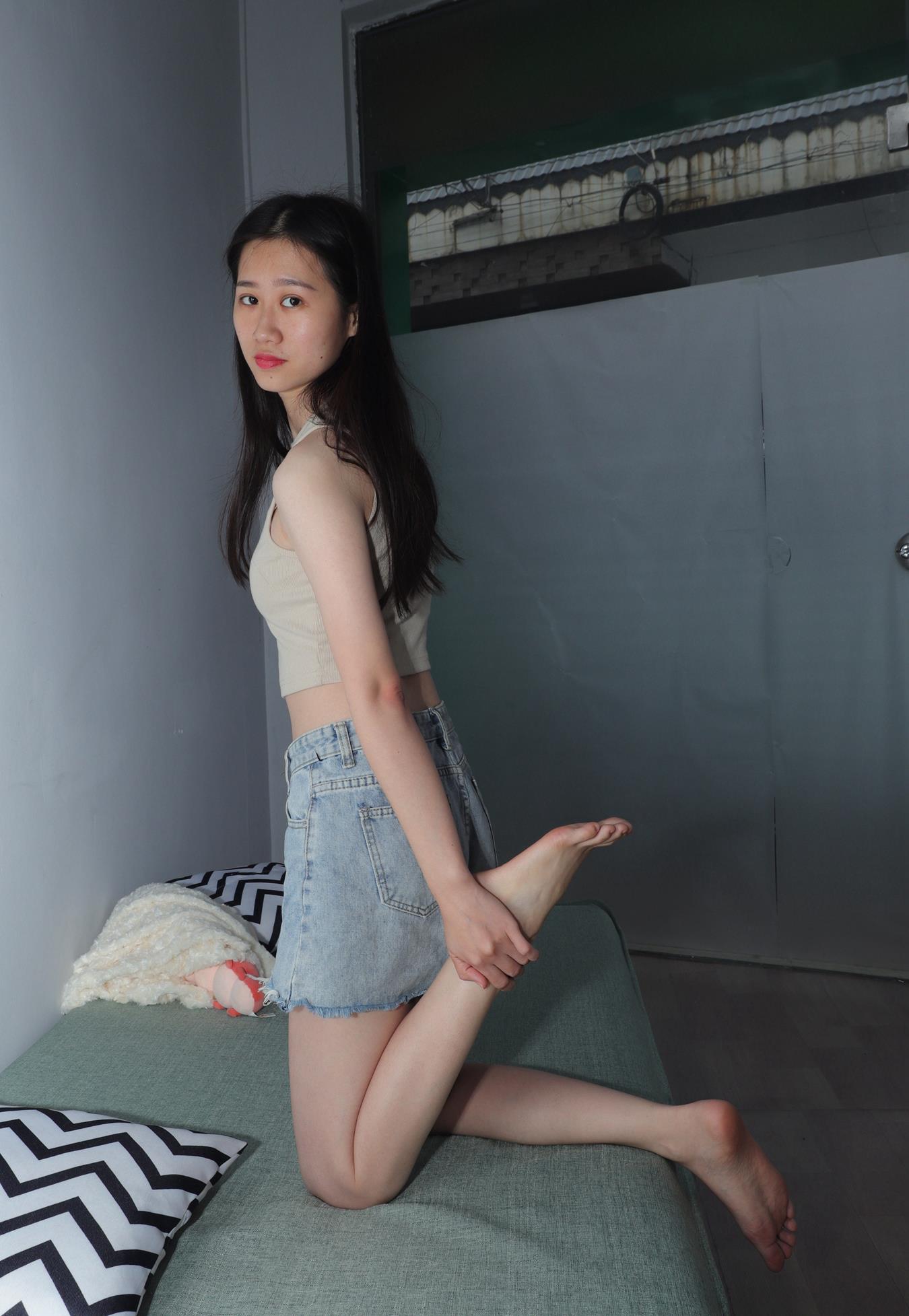 图片[49]-[Pary学生模拍] No.007 极品美女小芳大冬天穿上姓感吊带展示美jiao [155P] – 速更版-美库