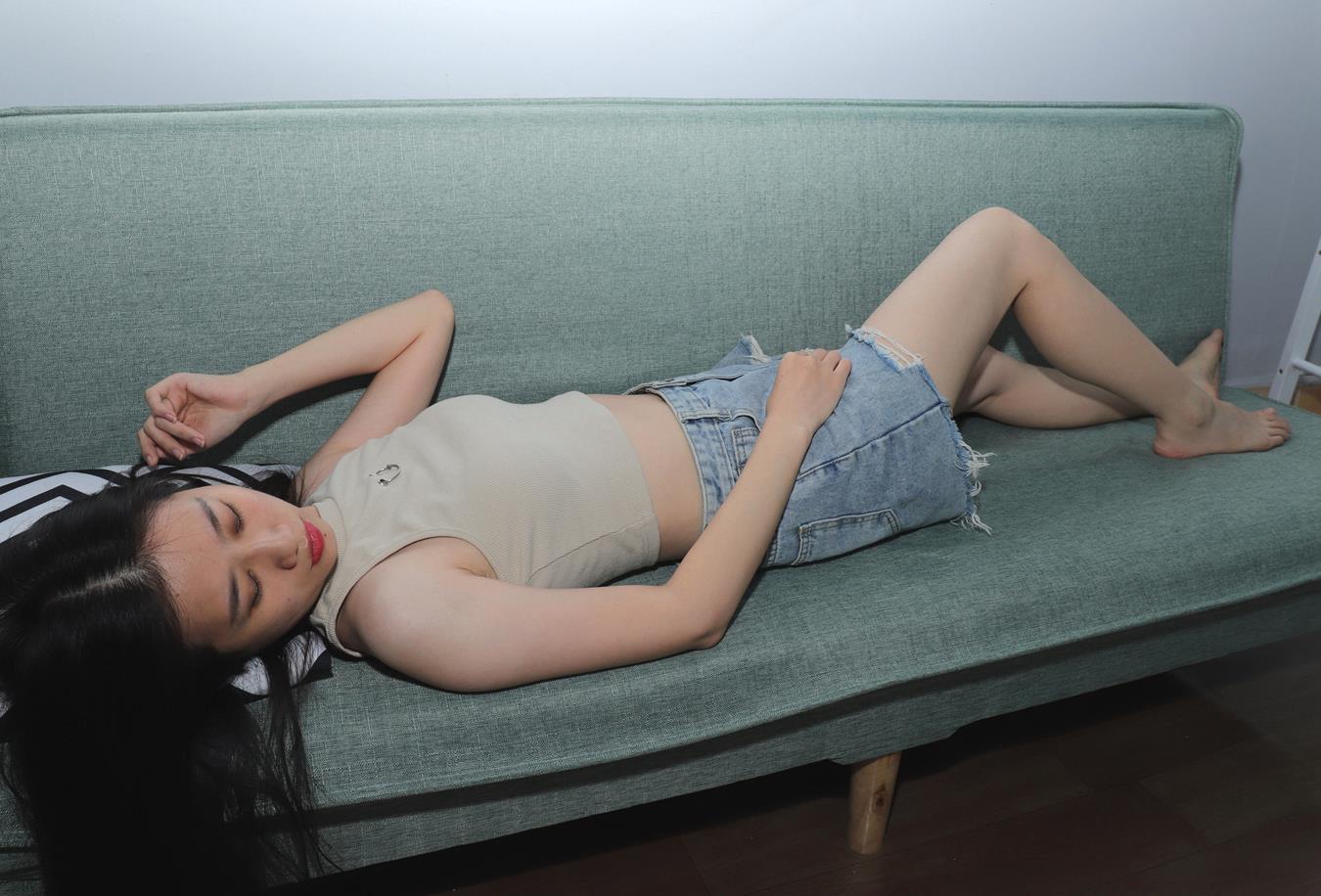 图片[55]-[Pary学生模拍] No.007 极品美女小芳大冬天穿上姓感吊带展示美jiao [155P] – 速更版-美库