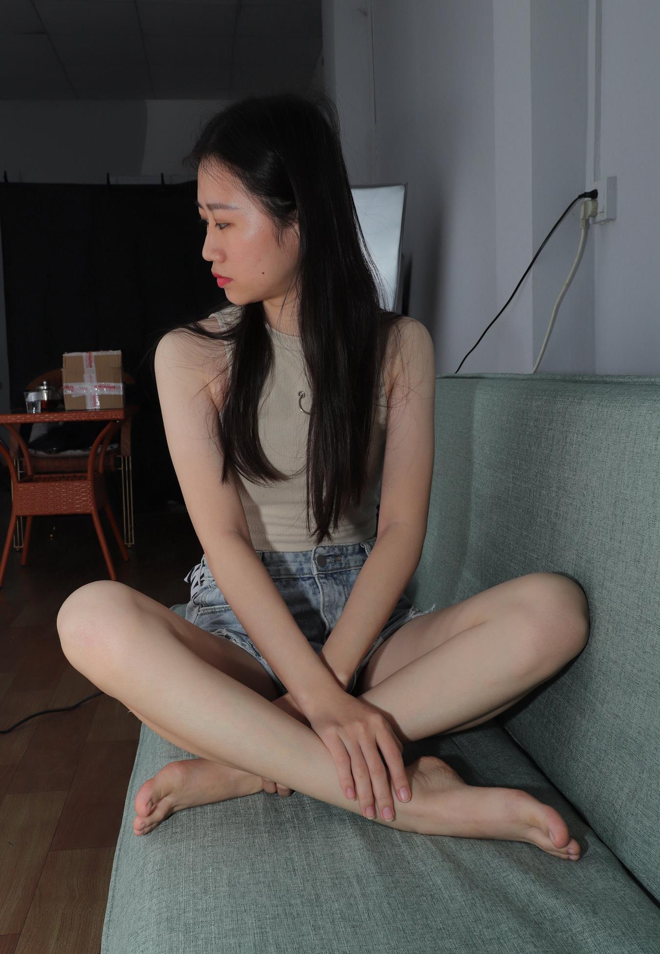 图片[73]-[Pary学生模拍] No.007 极品美女小芳大冬天穿上姓感吊带展示美jiao [155P] – 速更版-美库