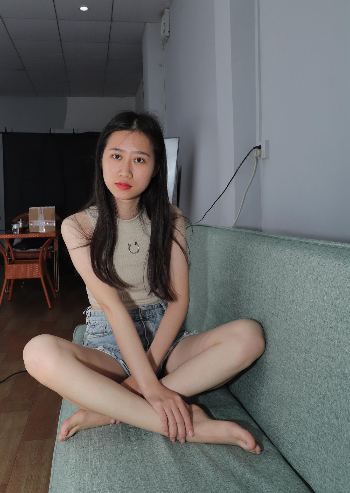 图片[76]-[Pary学生模拍] No.007 极品美女小芳大冬天穿上姓感吊带展示美jiao [155P] – 速更版-美库