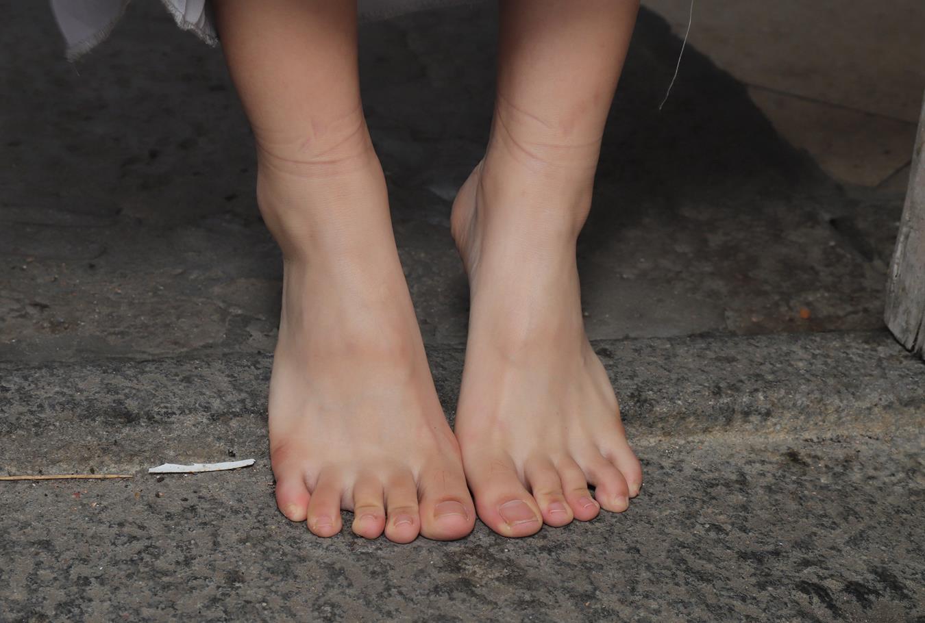 图片[7]-[Pary学生模拍] No.017 小淇穿上汉服赤脚游玩古镇 [134P] – 速更版-美库