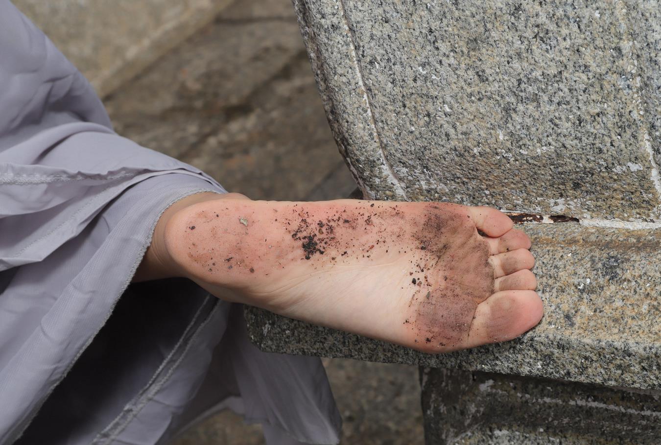 图片[17]-[Pary学生模拍] No.017 小淇穿上汉服赤脚游玩古镇 [134P] – 速更版-美库