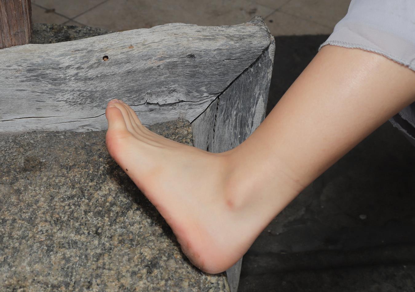 图片[23]-[Pary学生模拍] No.017 小淇穿上汉服赤脚游玩古镇 [134P] – 速更版-美库