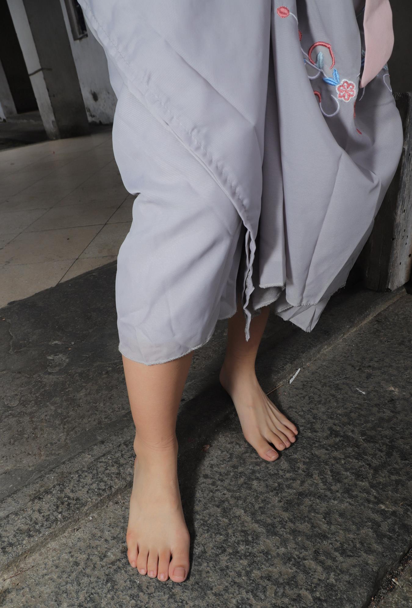 图片[27]-[Pary学生模拍] No.017 小淇穿上汉服赤脚游玩古镇 [134P] – 速更版-美库