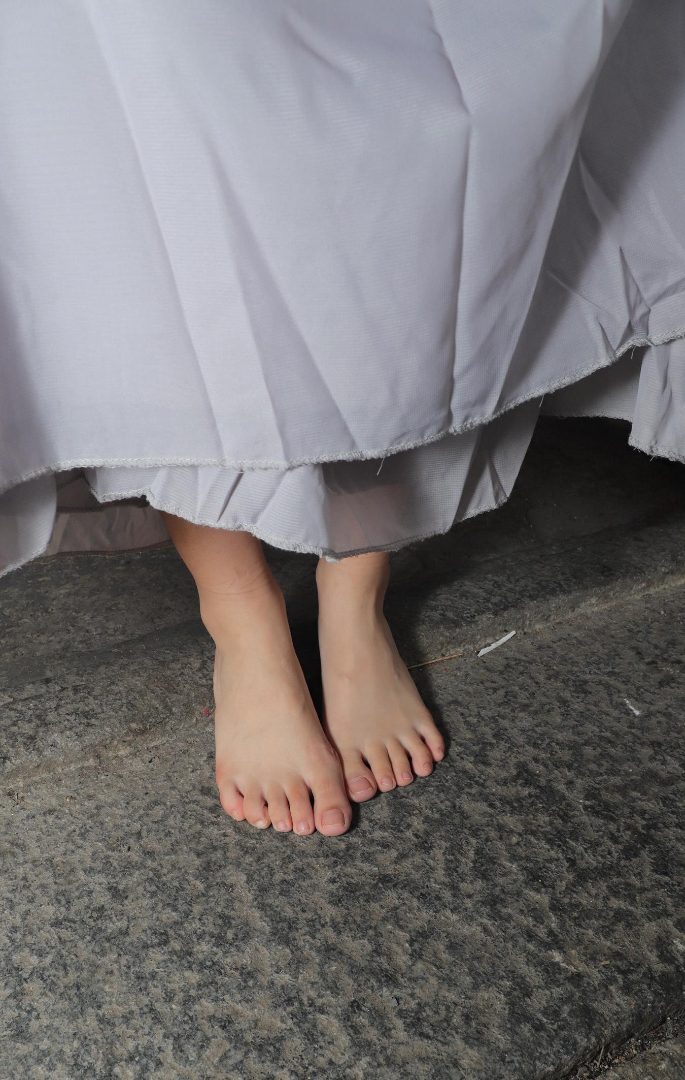 图片[28]-[Pary学生模拍] No.017 小淇穿上汉服赤脚游玩古镇 [134P] – 速更版-美库