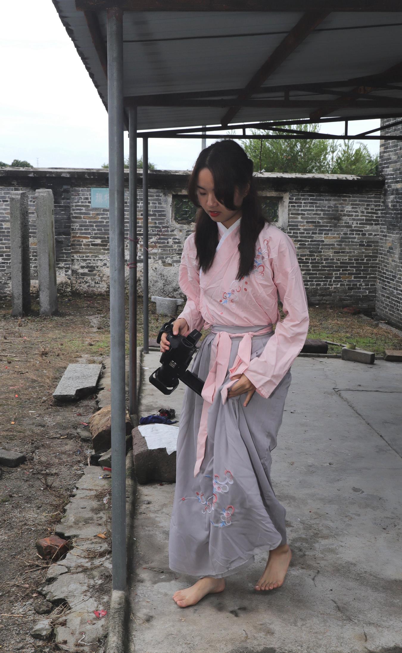 图片[54]-[Pary学生模拍] No.017 小淇穿上汉服赤脚游玩古镇 [134P] – 速更版-美库