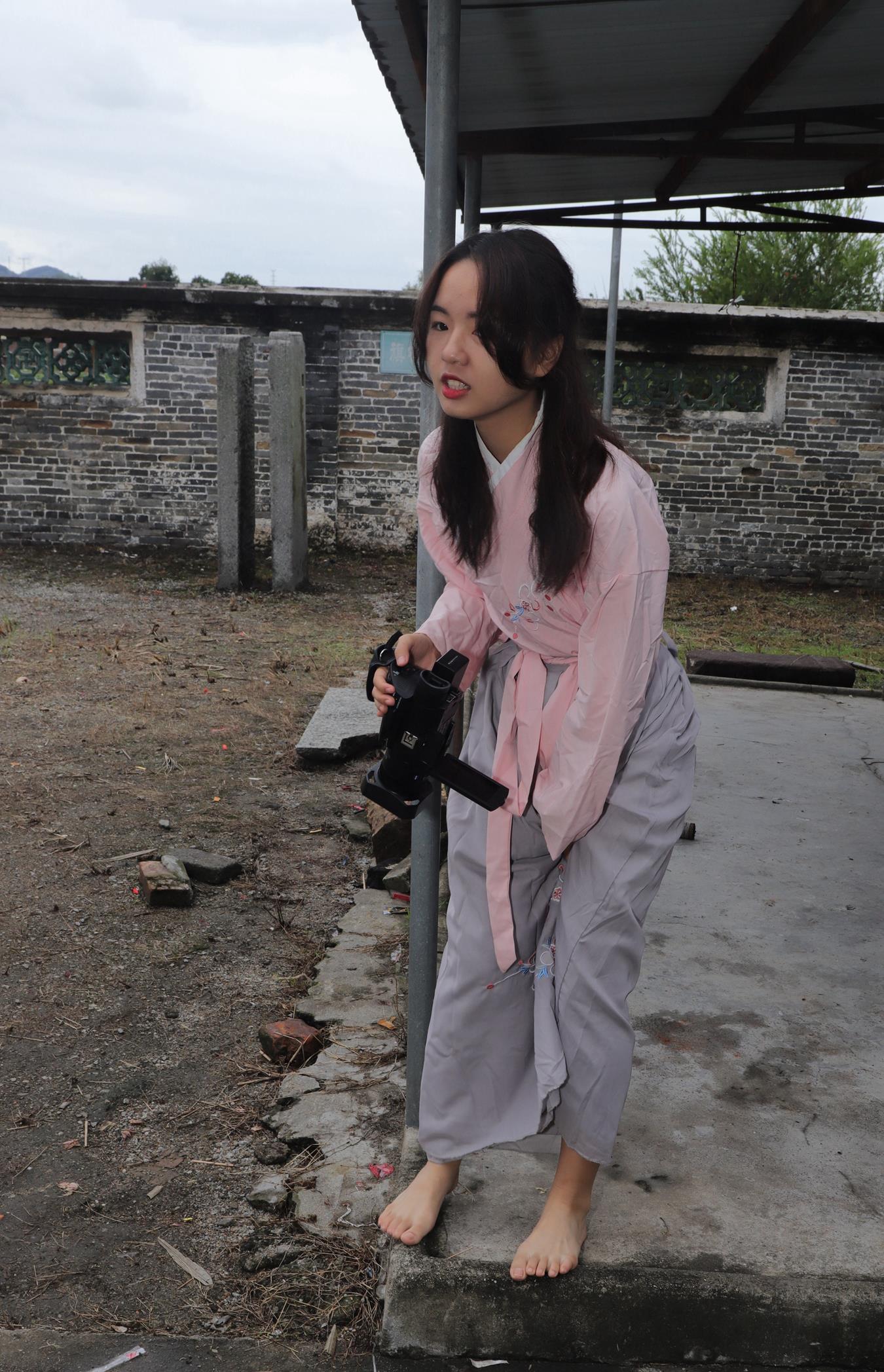 图片[55]-[Pary学生模拍] No.017 小淇穿上汉服赤脚游玩古镇 [134P] – 速更版-美库