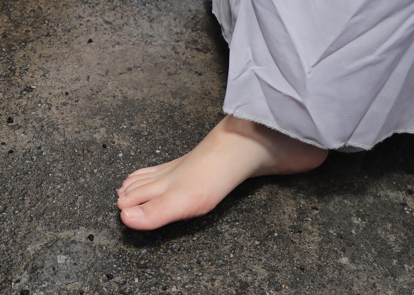 图片[56]-[Pary学生模拍] No.017 小淇穿上汉服赤脚游玩古镇 [134P] – 速更版-美库