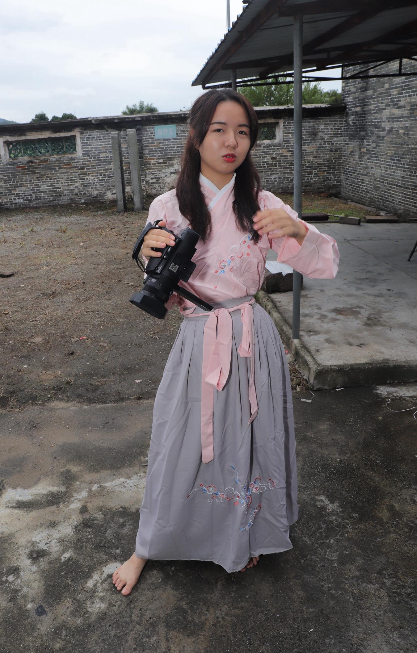 图片[59]-[Pary学生模拍] No.017 小淇穿上汉服赤脚游玩古镇 [134P] – 速更版-美库