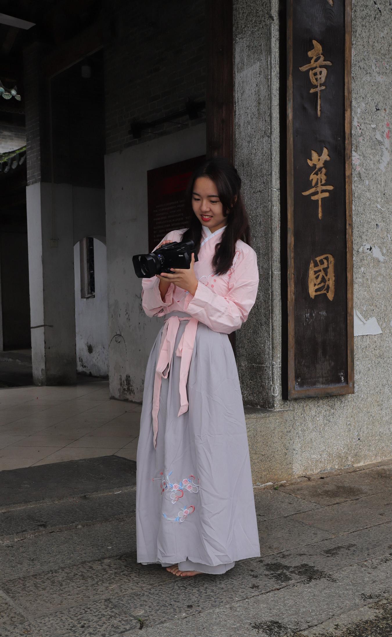 图片[60]-[Pary学生模拍] No.017 小淇穿上汉服赤脚游玩古镇 [134P] – 速更版-美库