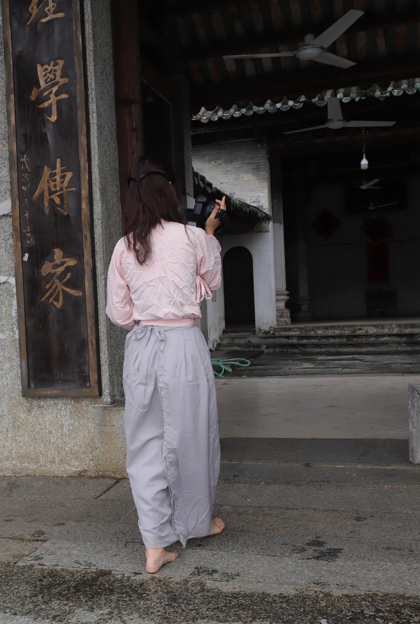 图片[63]-[Pary学生模拍] No.017 小淇穿上汉服赤脚游玩古镇 [134P] – 速更版-美库