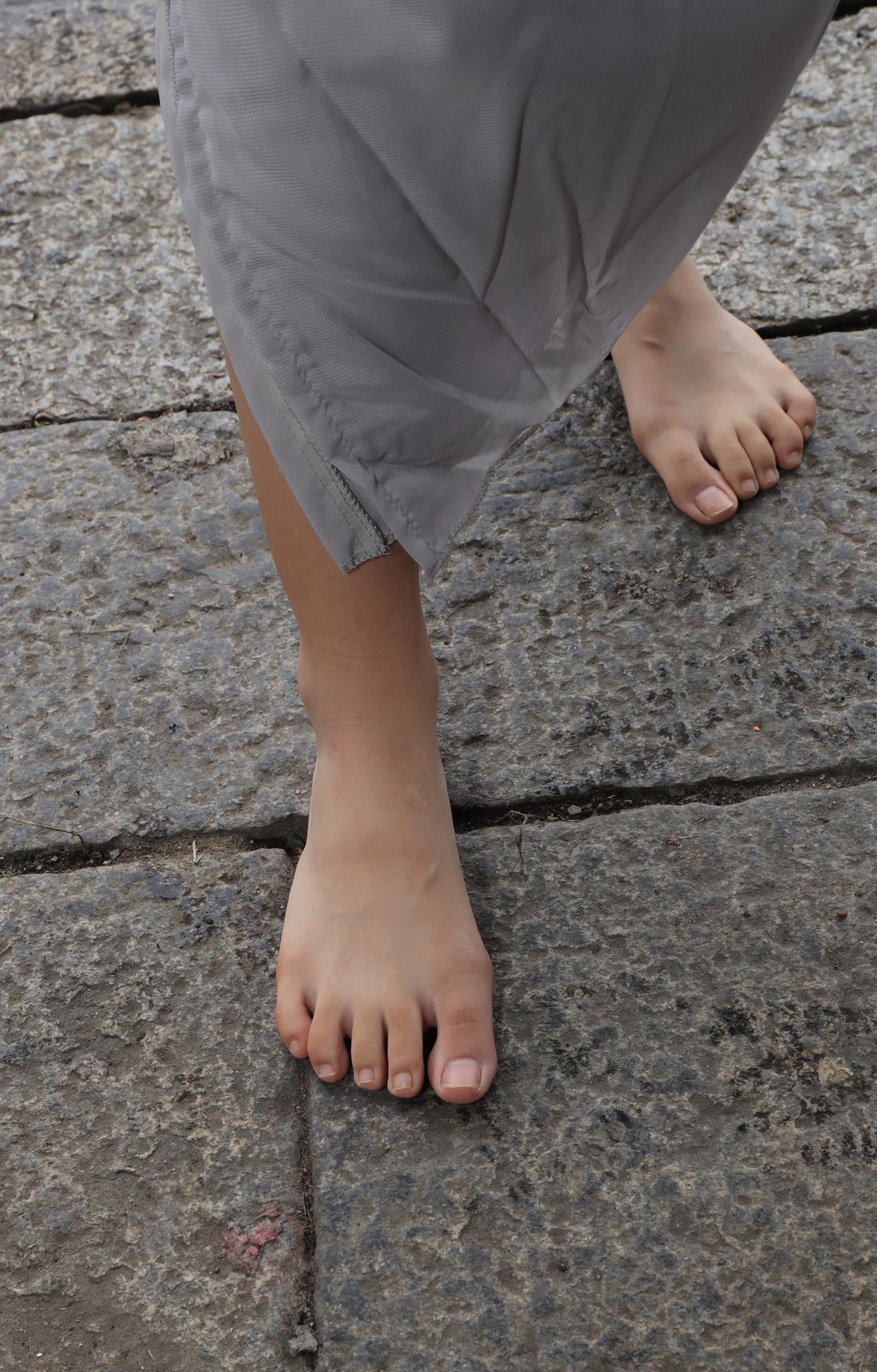 图片[65]-[Pary学生模拍] No.017 小淇穿上汉服赤脚游玩古镇 [134P] – 速更版-美库