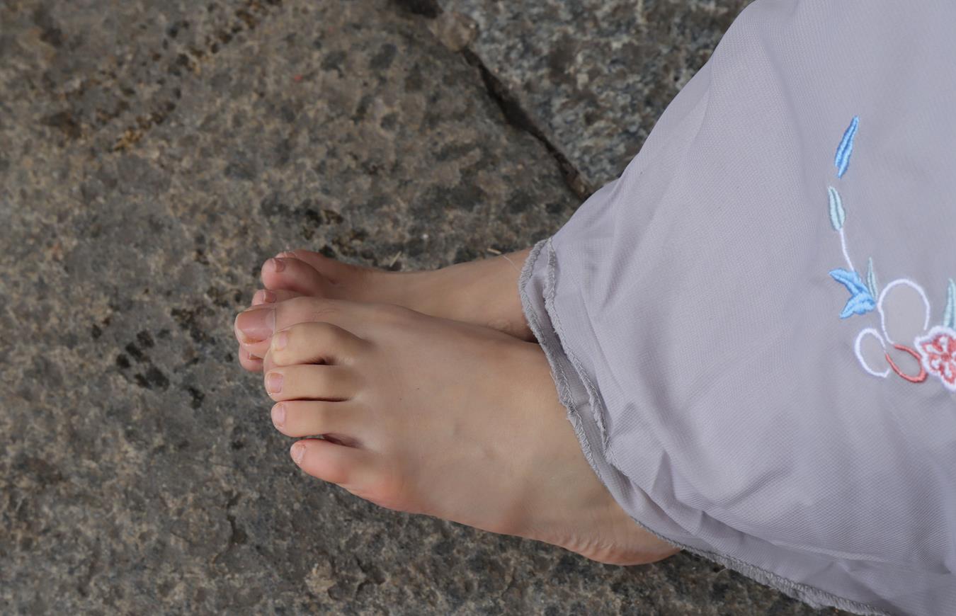 图片[68]-[Pary学生模拍] No.017 小淇穿上汉服赤脚游玩古镇 [134P] – 速更版-美库