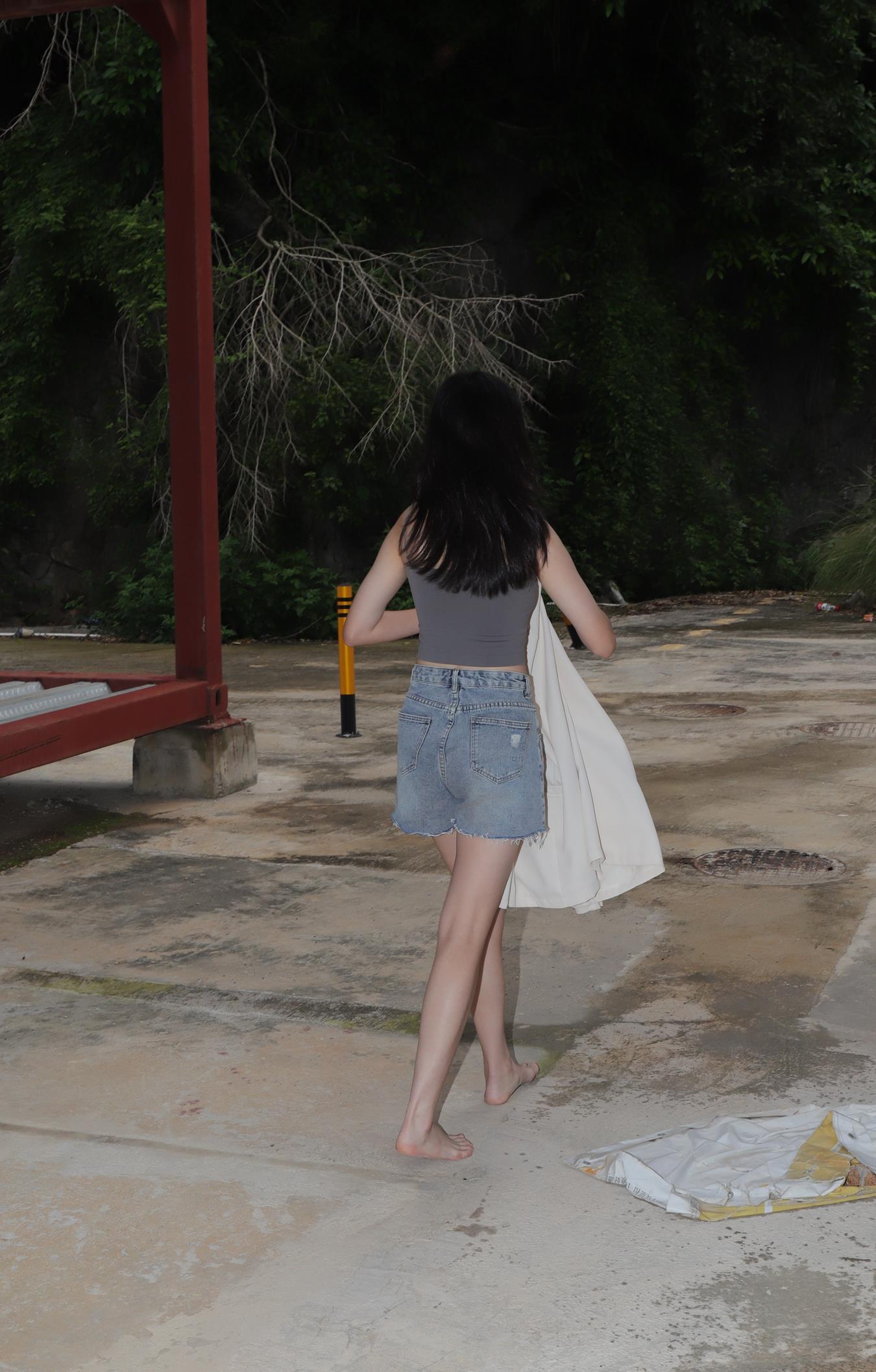 图片[34]-[Pary学生模拍] No.018 珊珊创意产业园吊带赤脚 [97P] – 速更版-美库