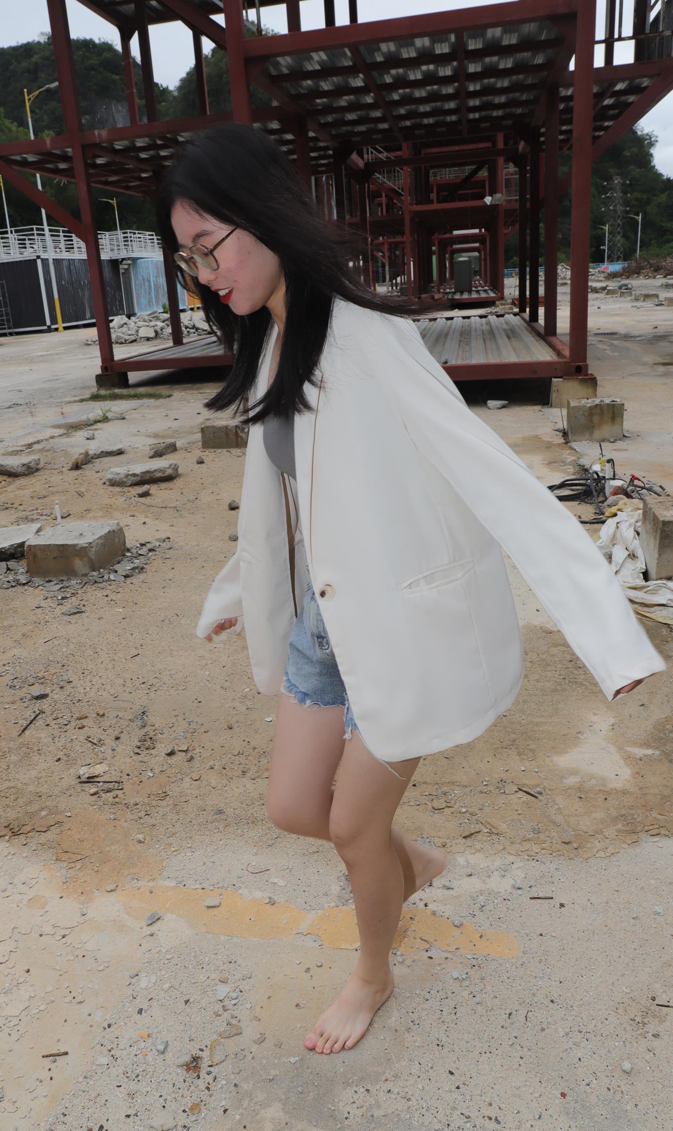 图片[89]-[Pary学生模拍] No.018 珊珊创意产业园吊带赤脚 [97P] – 速更版-美库