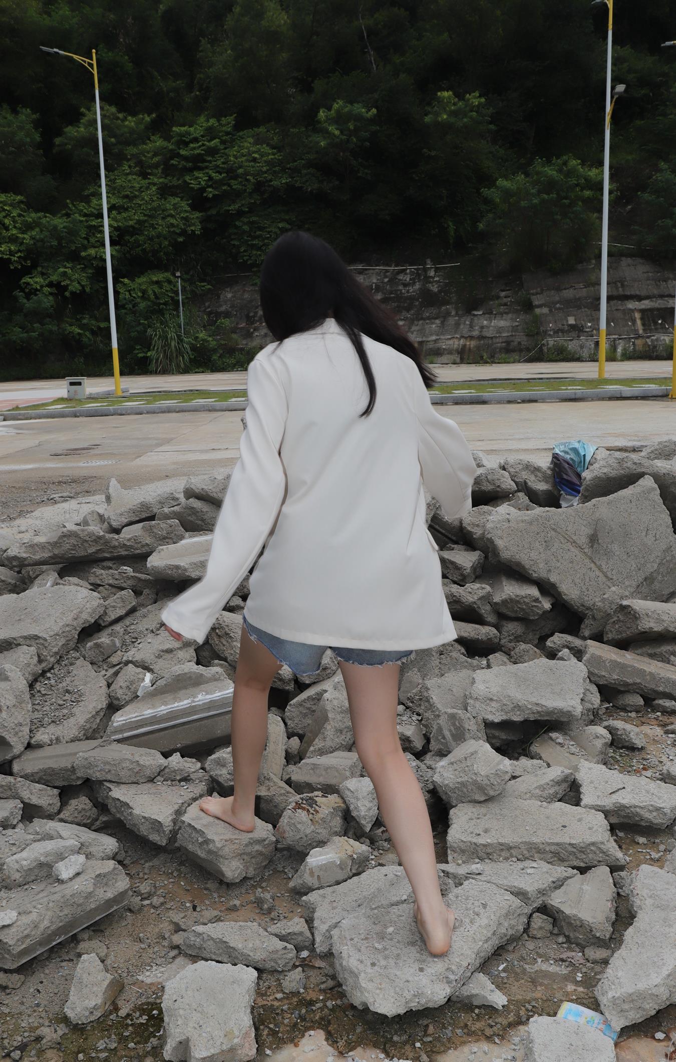 图片[91]-[Pary学生模拍] No.018 珊珊创意产业园吊带赤脚 [97P] – 速更版-美库