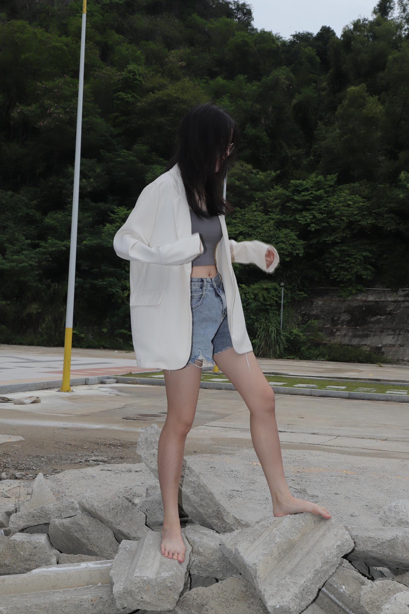 图片[95]-[Pary学生模拍] No.018 珊珊创意产业园吊带赤脚 [97P] – 速更版-美库