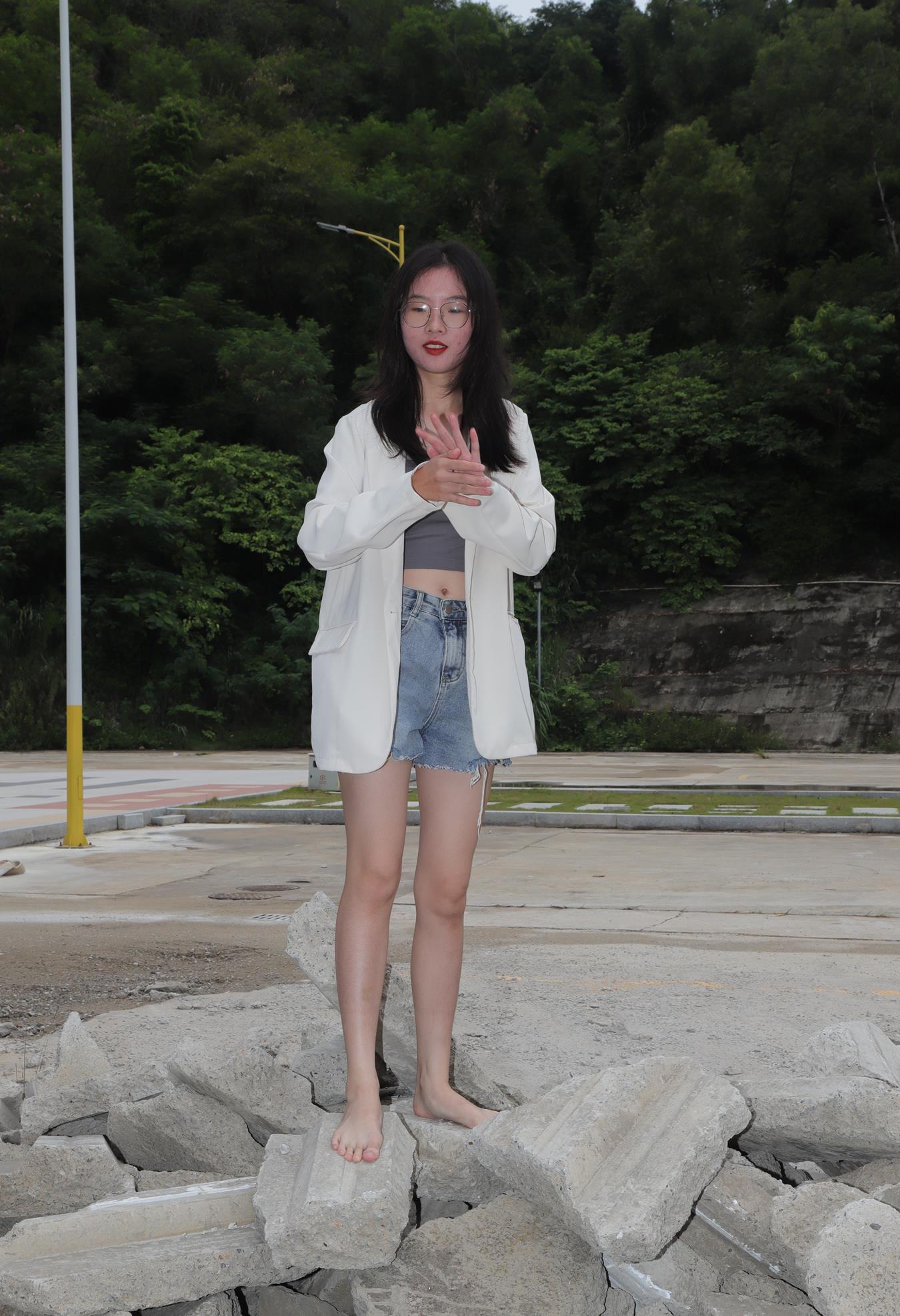 图片[98]-[Pary学生模拍] No.018 珊珊创意产业园吊带赤脚 [97P] – 速更版-美库