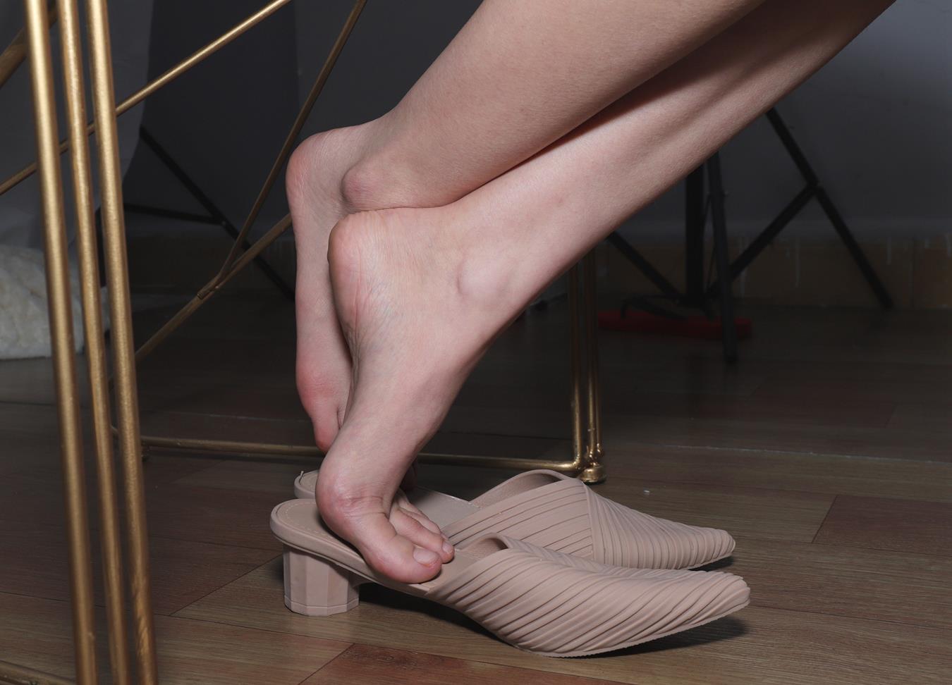 图片[48]-[Pary学生模拍] No.020 极品美女小芳挑鞋 [140P] – 速更版-美库