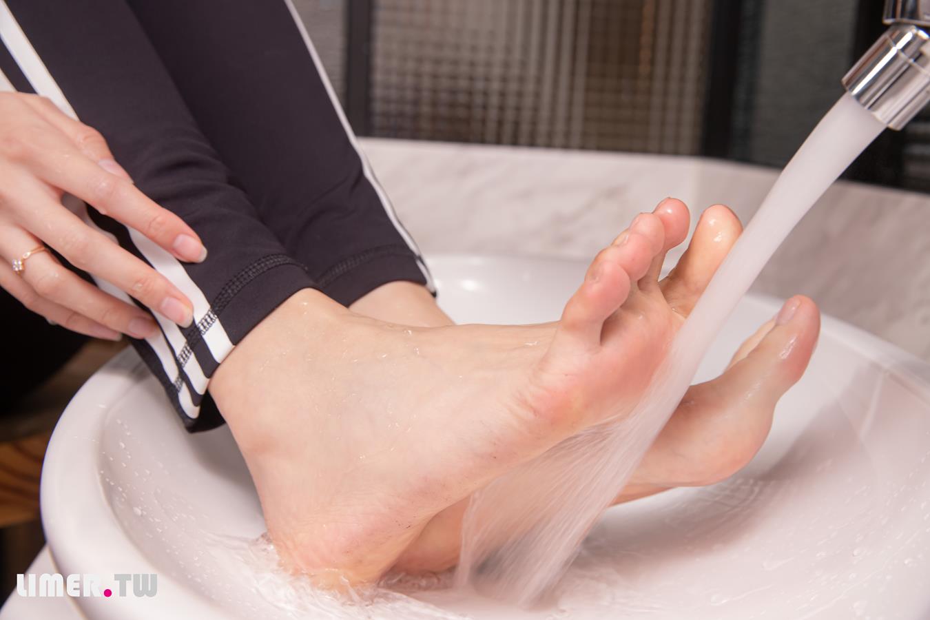 图片[16]-Limerence原创 NO.038 乐朵 瑜伽服秘制裸足餐盘 想尝口补丁吗[120P] – 速更版-美库