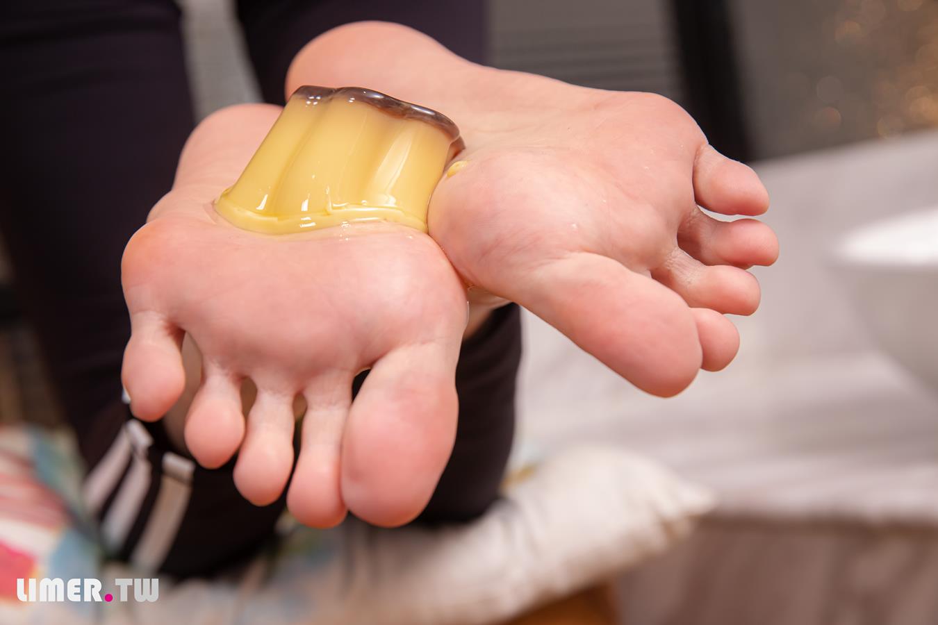 图片[52]-Limerence原创 NO.038 乐朵 瑜伽服秘制裸足餐盘 想尝口补丁吗[120P] – 速更版-美库