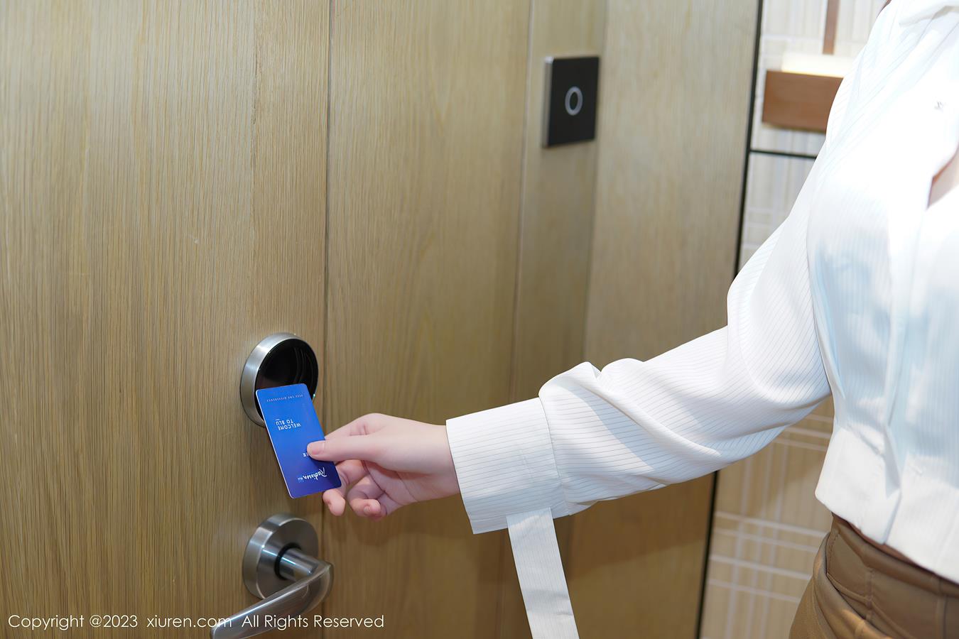 图片[14]-[XiuRen秀人网] 2023.01.10 No.6111 桃桃子_ 短裙美腿[77P] – 速更版-美库