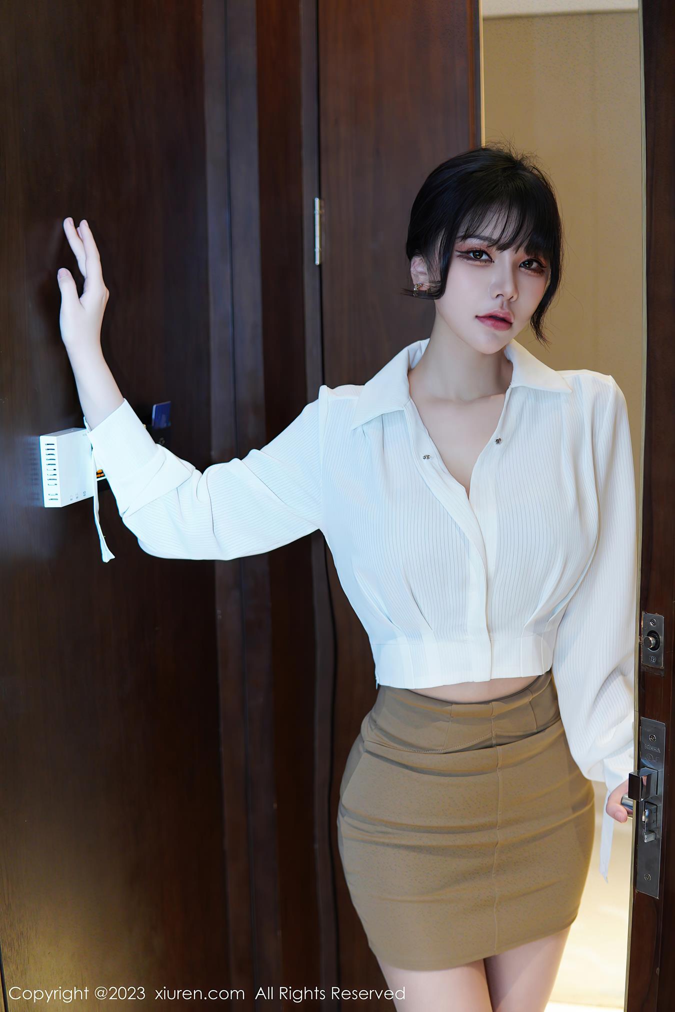 图片[15]-[XiuRen秀人网] 2023.01.10 No.6111 桃桃子_ 短裙美腿[77P] – 速更版-美库