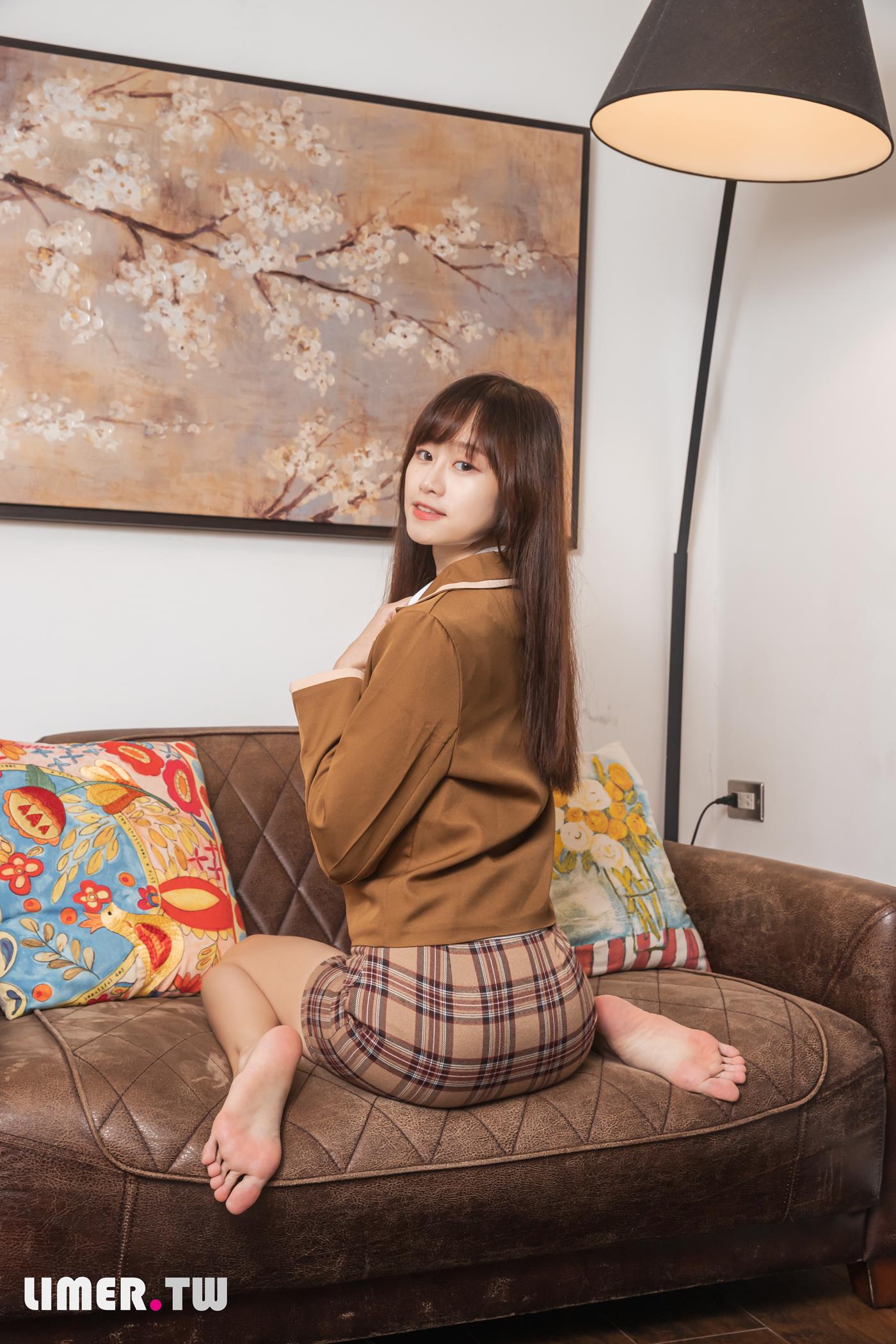 图片[83]-Limerence原创 NO.039 乐朵 窥探JK女高校生私密白丝裸足[155P] – 速更版-美库