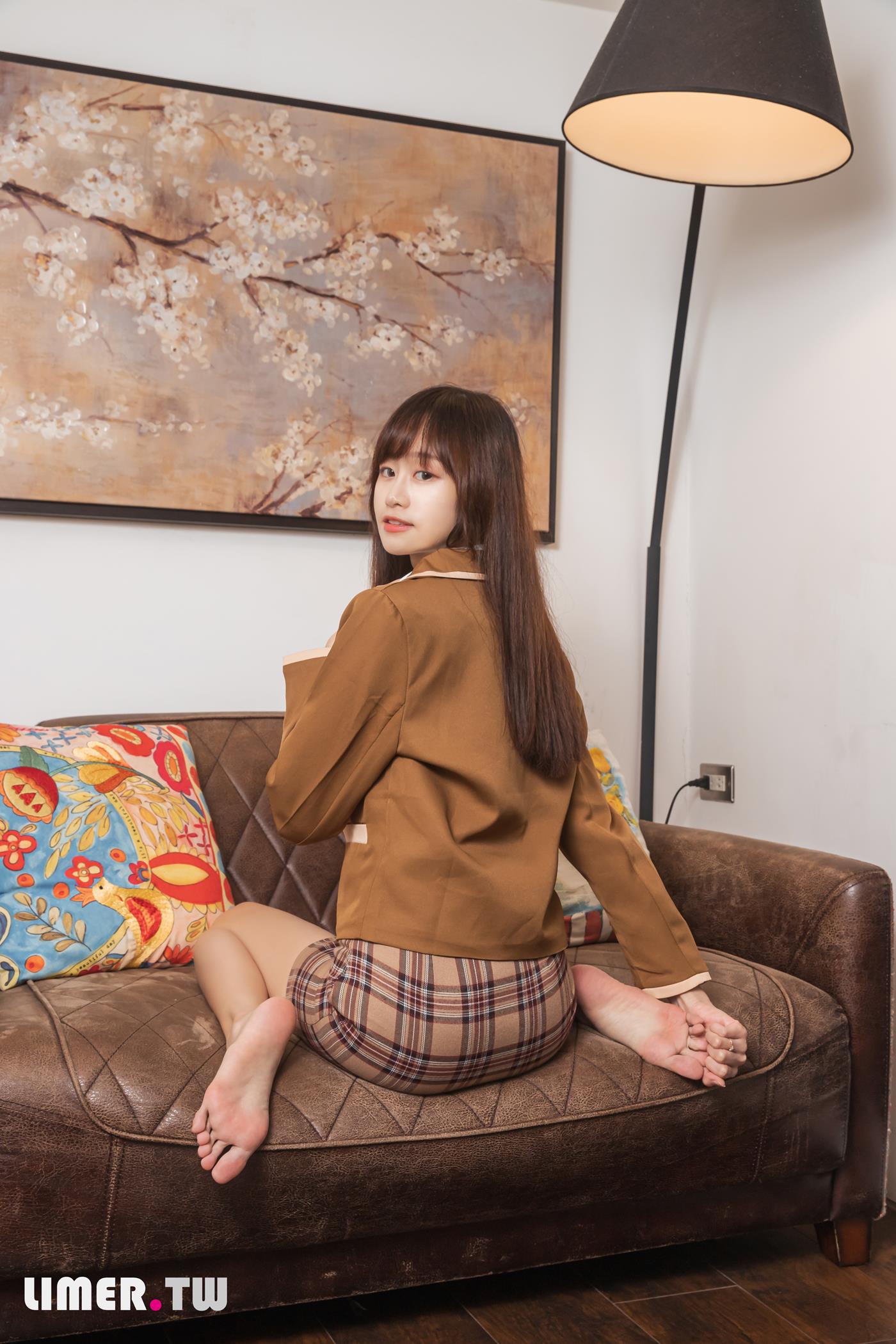 图片[84]-Limerence原创 NO.039 乐朵 窥探JK女高校生私密白丝裸足[155P] – 速更版-美库