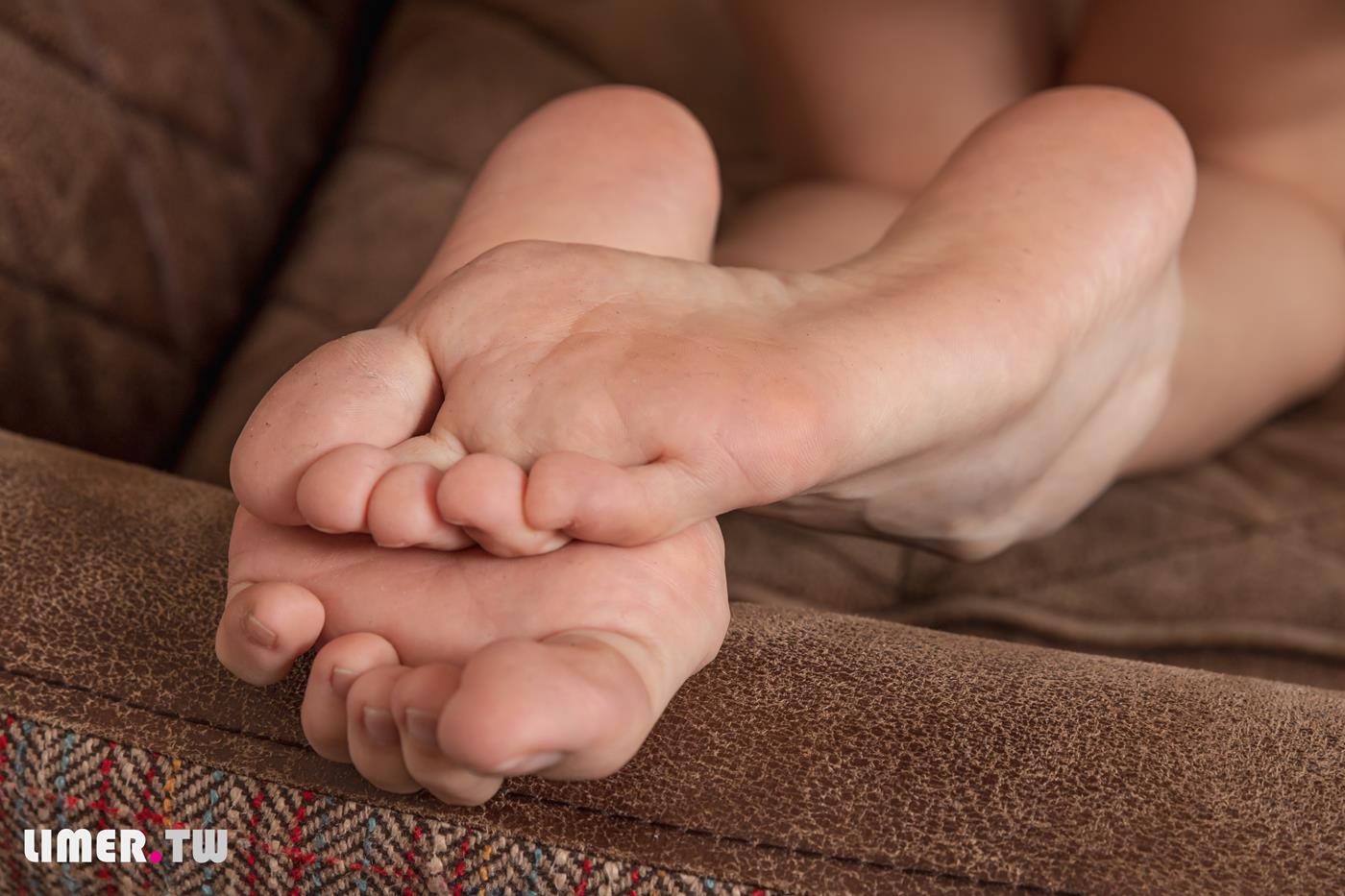 图片[133]-Limerence原创 NO.039 乐朵 窥探JK女高校生私密白丝裸足[155P] – 速更版-美库