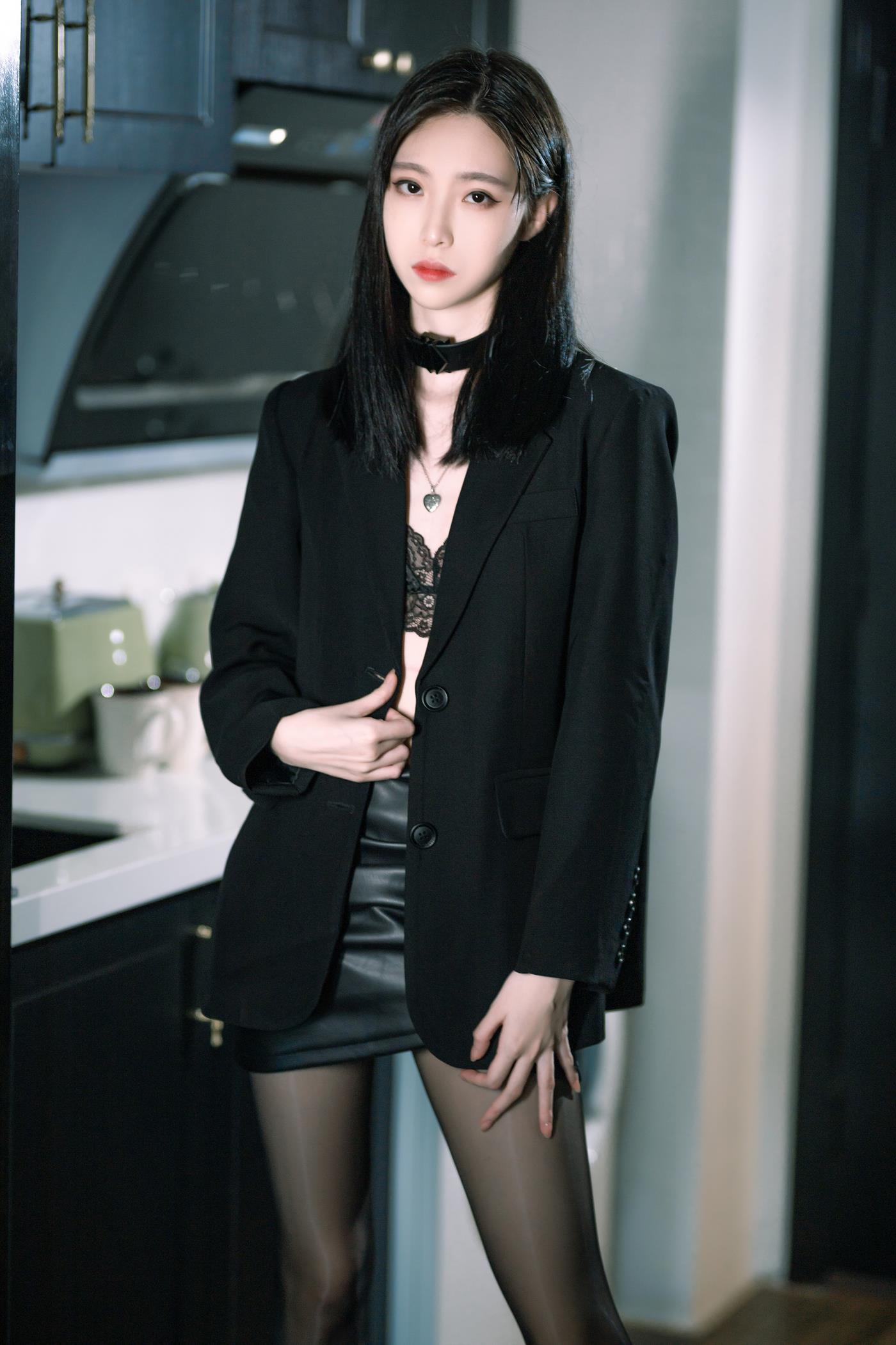 图片[29]-许岚(叁月life) 黑丝西装 [40P] – 速更版-美库