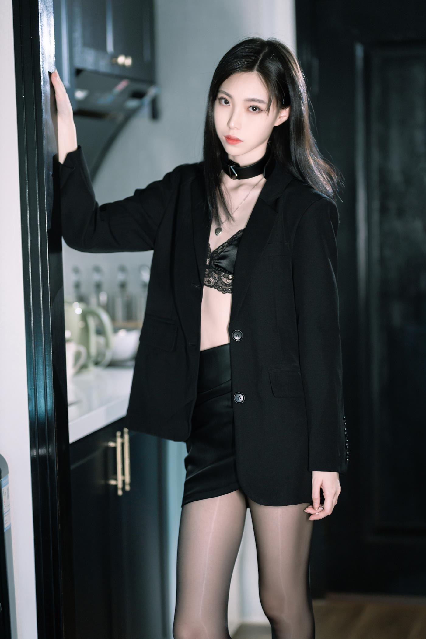 图片[35]-许岚(叁月life) 黑丝西装 [40P] – 速更版-美库