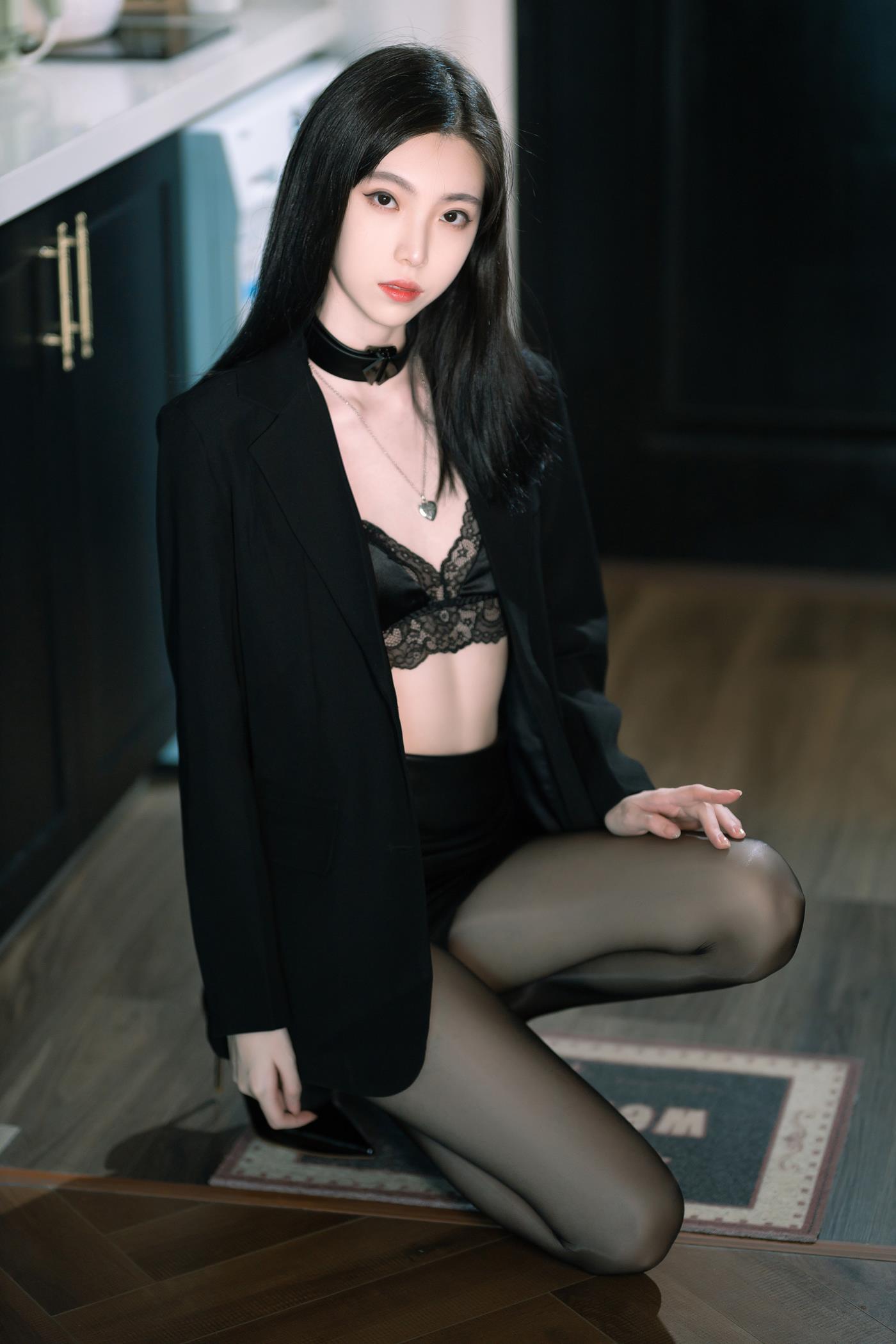 图片[36]-许岚(叁月life) 黑丝西装 [40P] – 速更版-美库