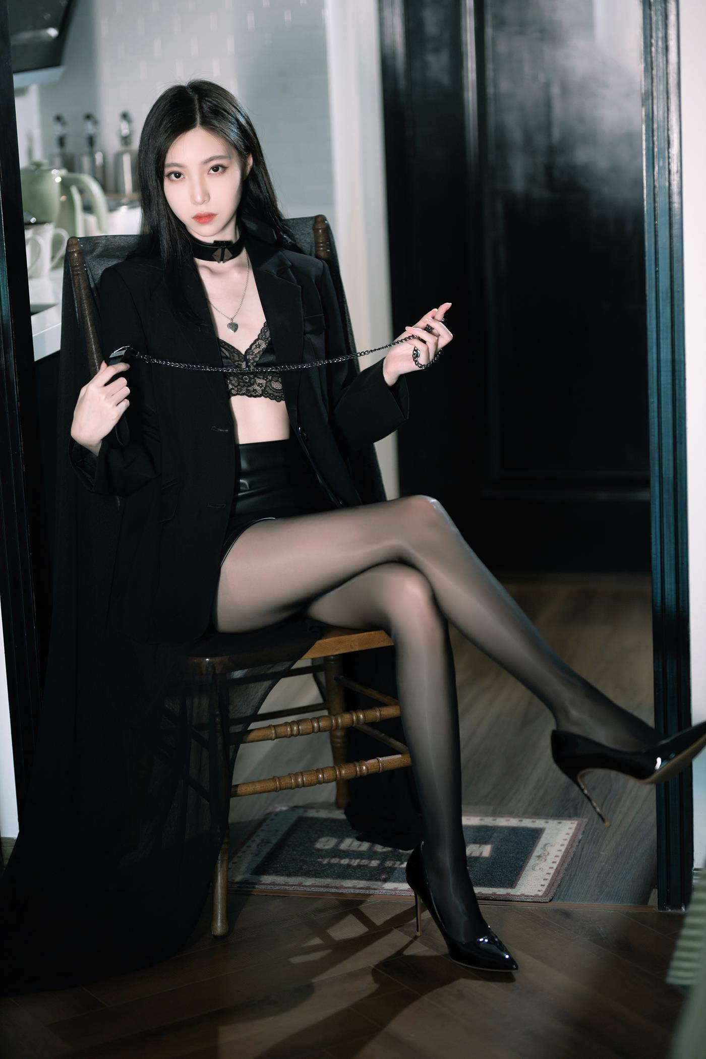 图片[41]-许岚(叁月life) 黑丝西装 [40P] – 速更版-美库
