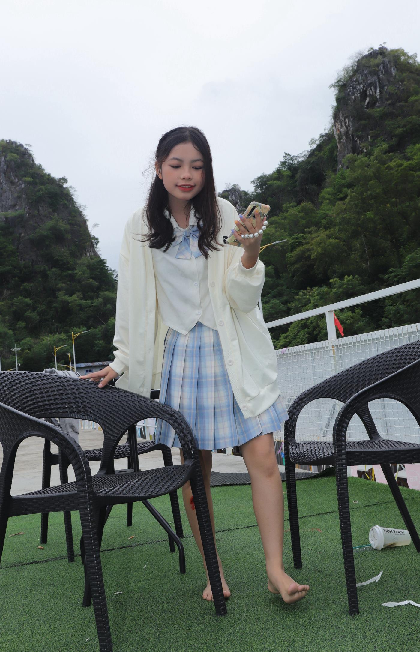 图片[17]-[Pary学生模拍] No.025 朱朱桌子上秀脚 [68P] – 速更版-美库