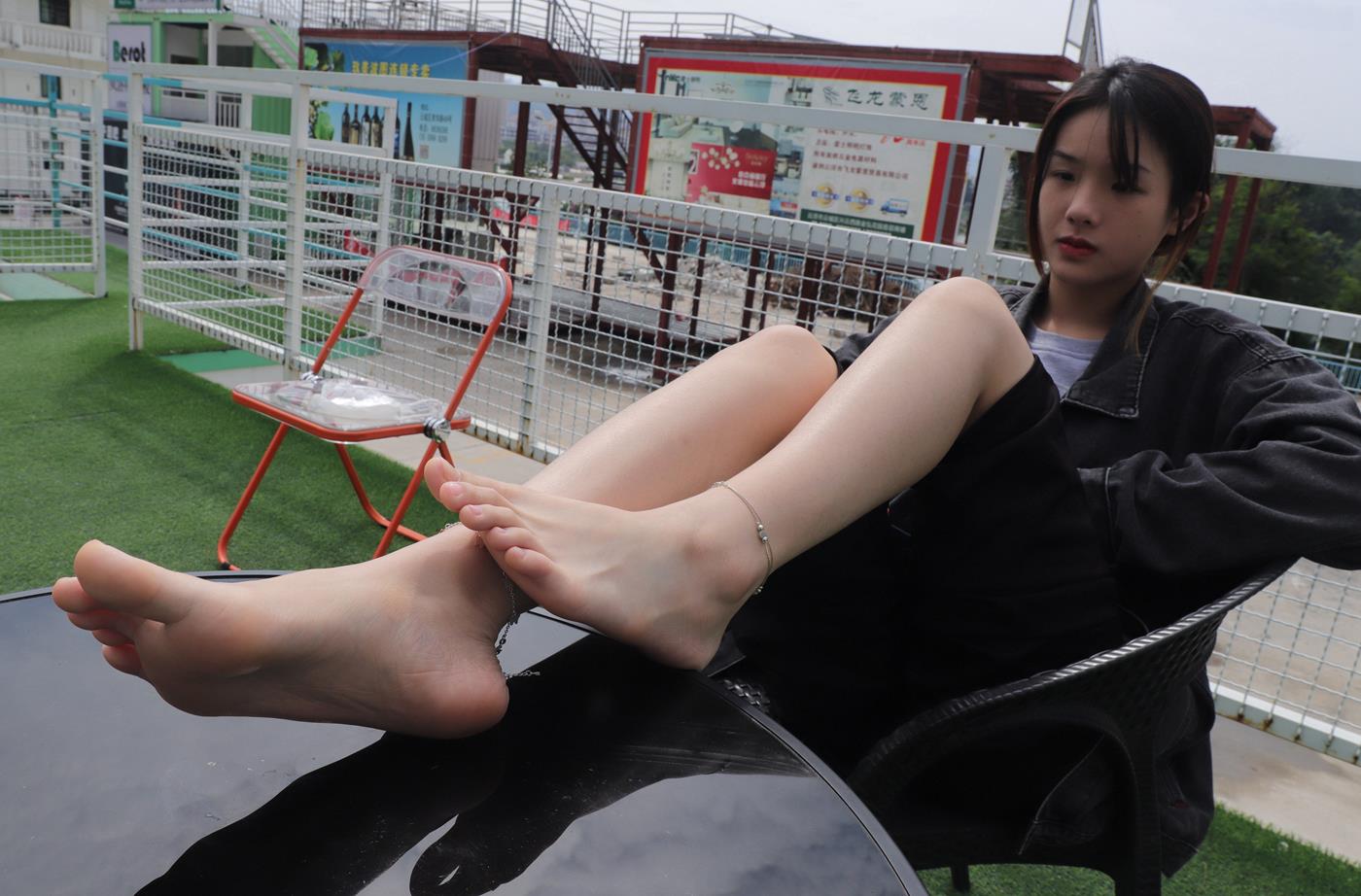 图片[100]-[Pary学生模拍] No.024 新模校花诗诗的39码修长嫩白美jiao [127P] – 速更版-美库