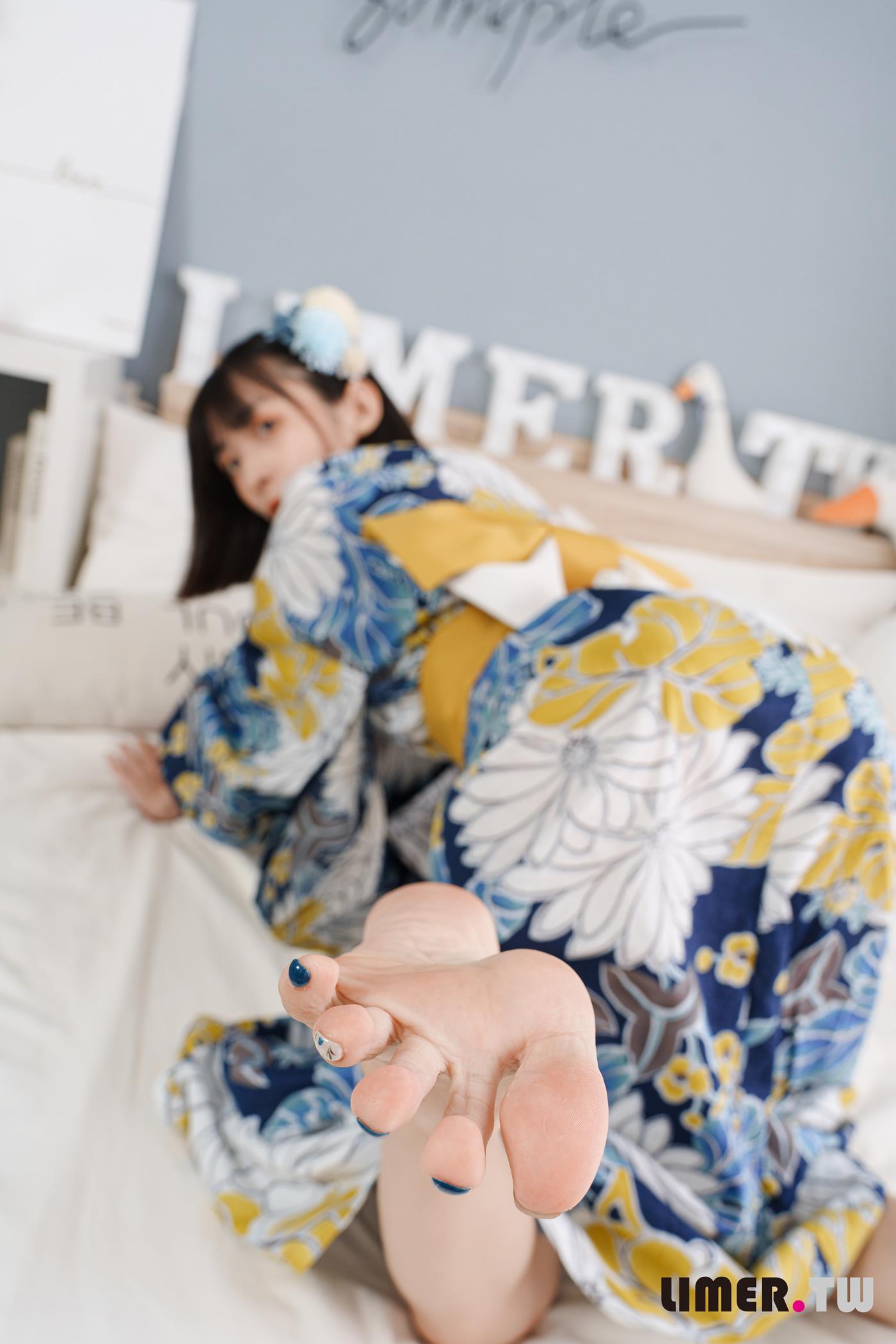 图片[33]-Limerence原创 NO.042 日本妹子子 超敏感脚脚初次被TK[160P] – 速更版-美库