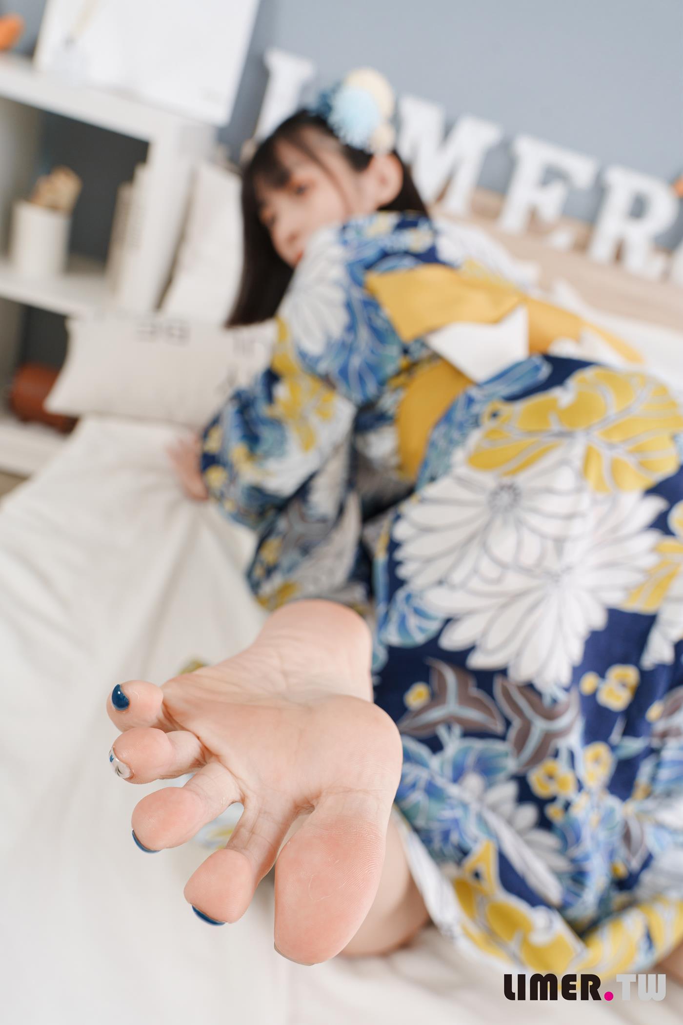 图片[34]-Limerence原创 NO.042 日本妹子子 超敏感脚脚初次被TK[160P] – 速更版-美库