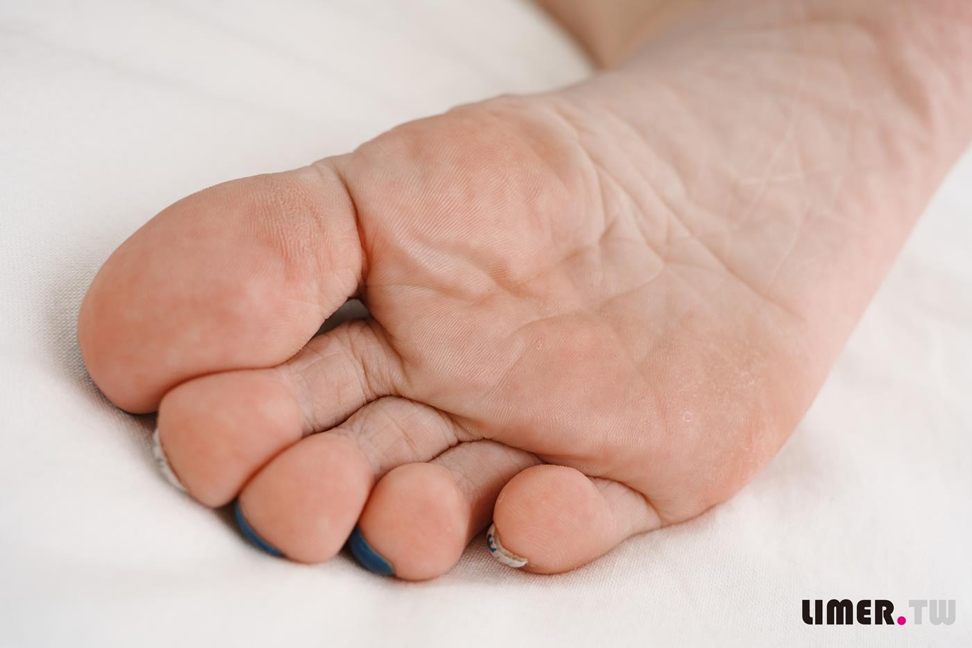 图片[45]-Limerence原创 NO.042 日本妹子子 超敏感脚脚初次被TK[160P] – 速更版-美库